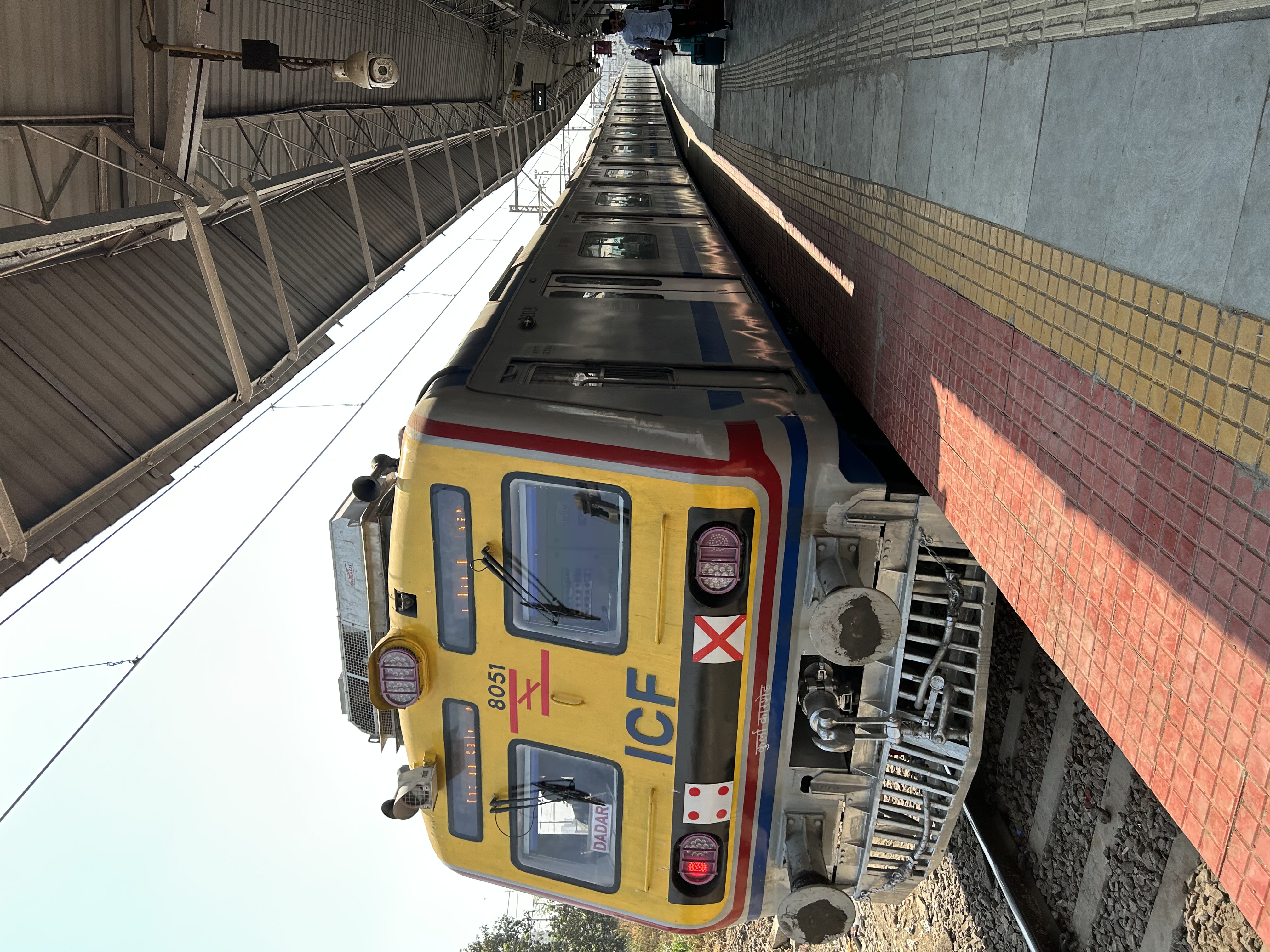 40008 Tambaram - Chennai Beach EMU (12 Car) photo 3