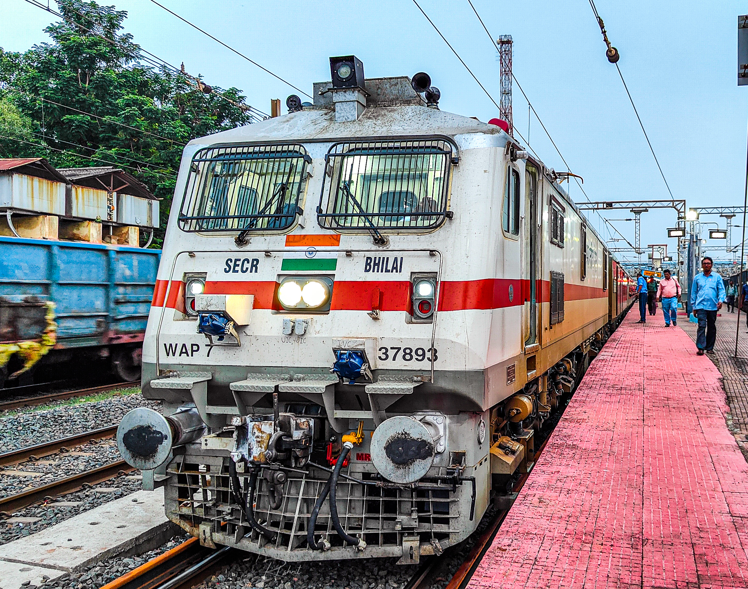 19091 Bandra Terminus - Gorakhpur Humsafar Express photo 7