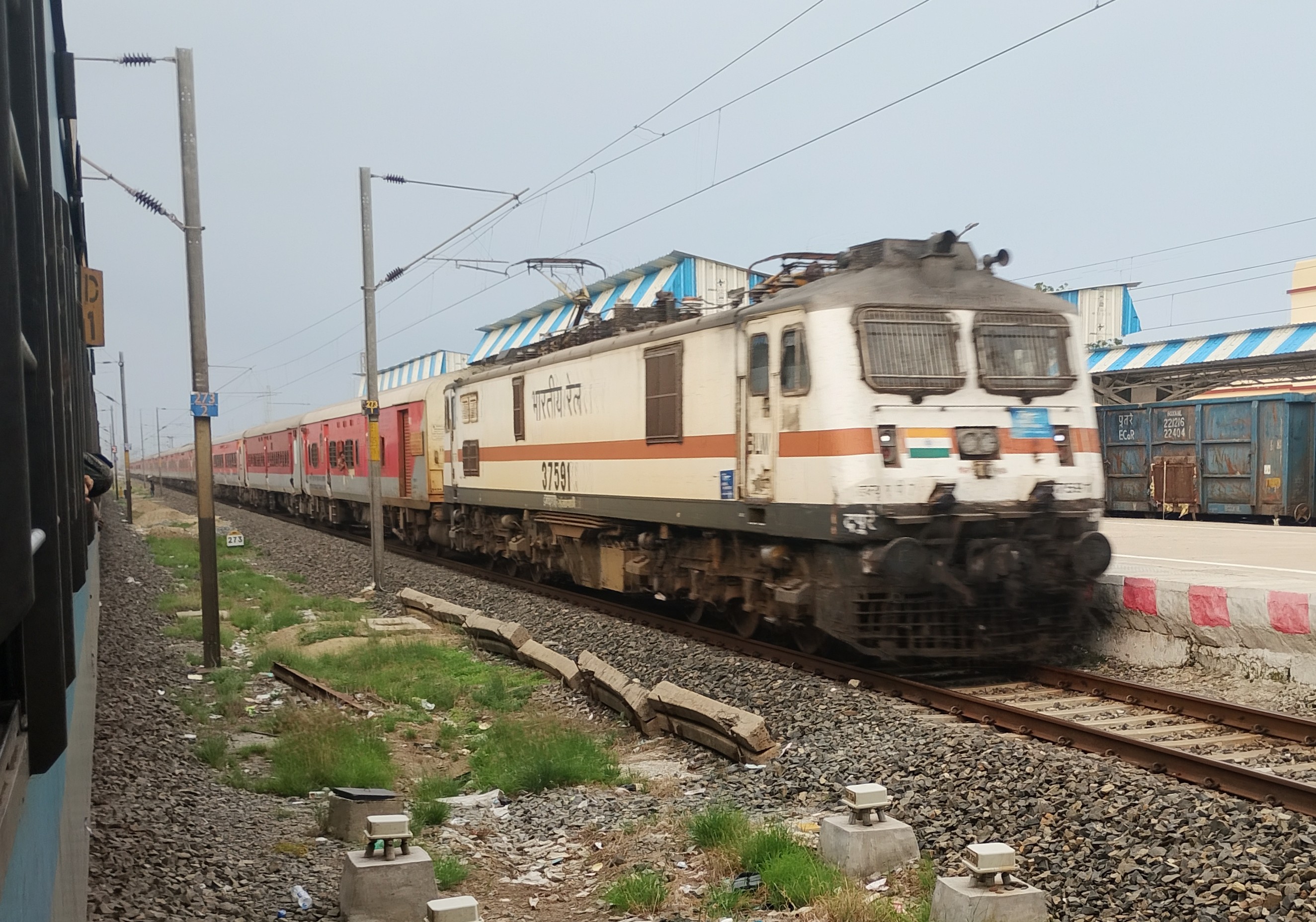 93027 Virar - Dahanu Road Slow Local photo 7