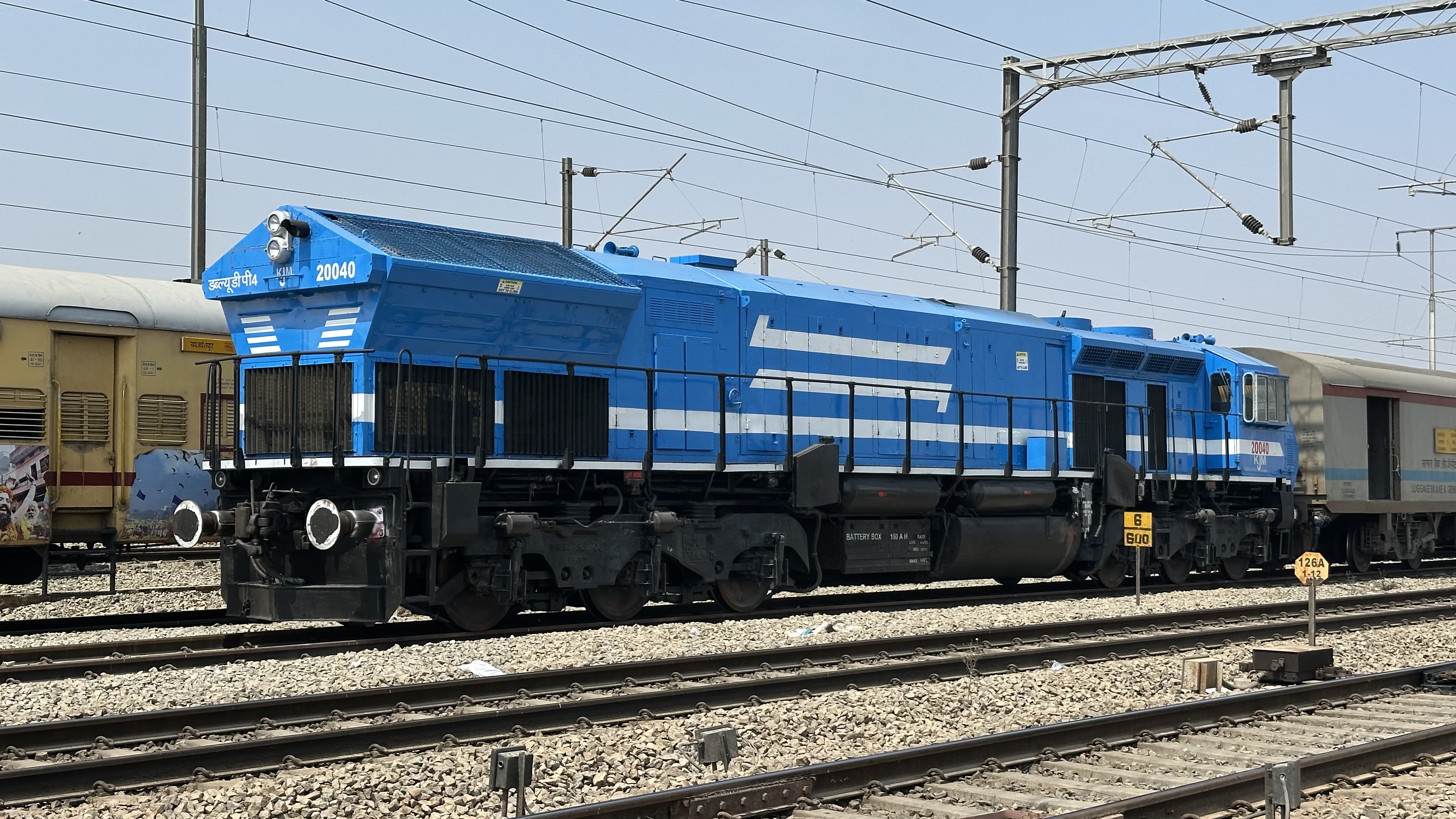16107 Tambaram - Santragachi Amrit Bharat Express photo 2
