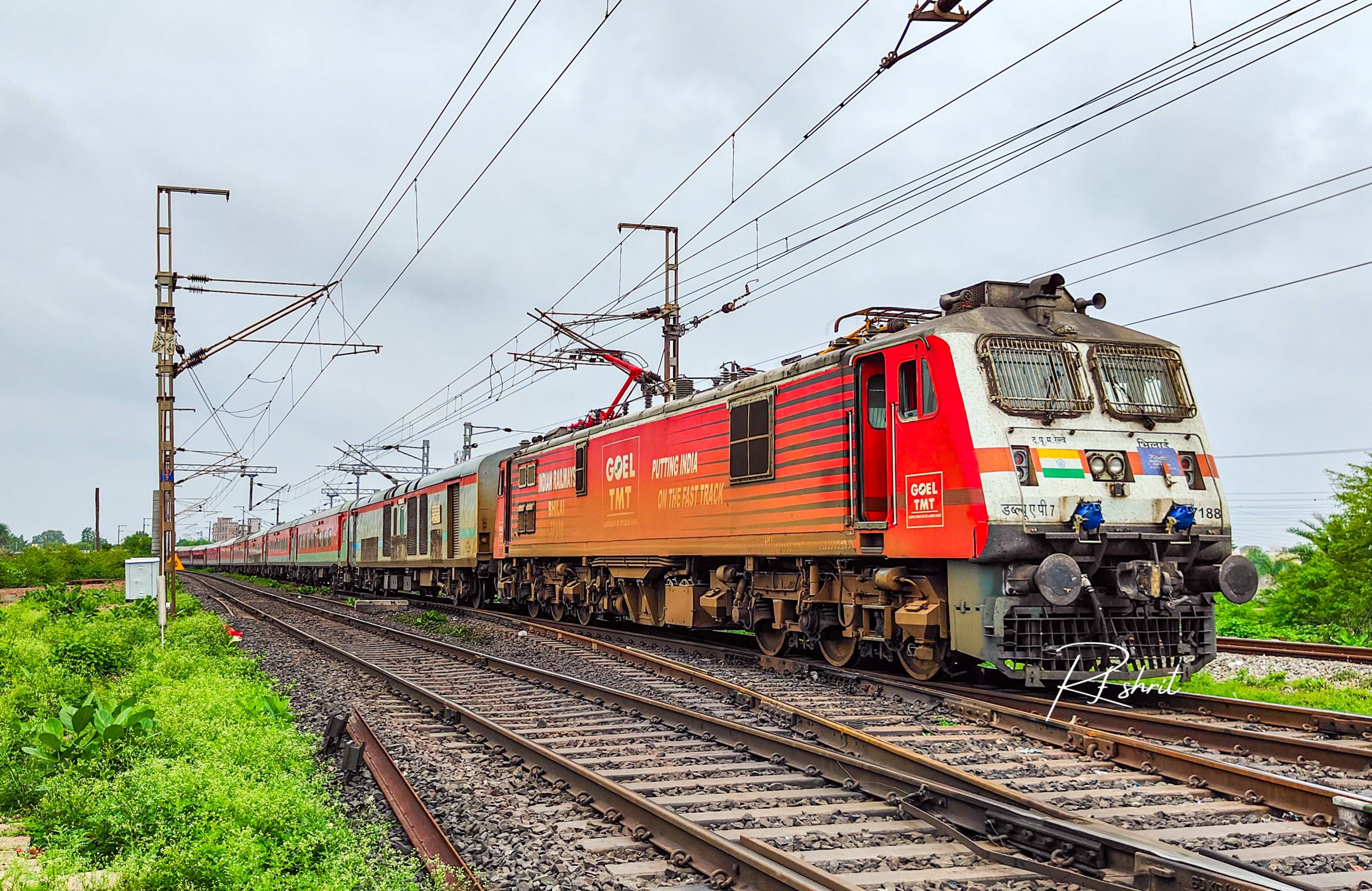 12697 MGR Chennai Central - Thiruvananthapuram Central Weekly SF Express photo 8