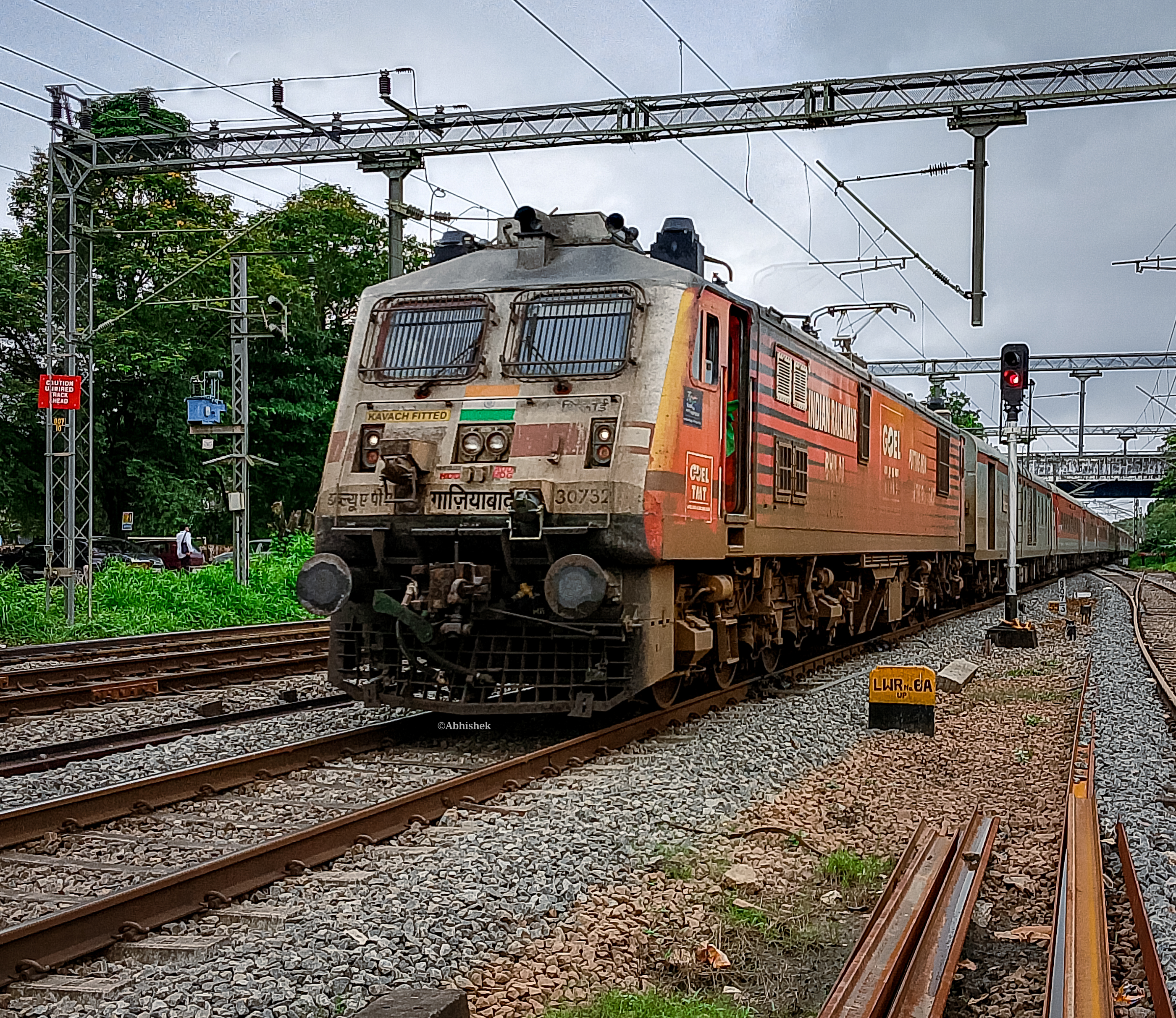 95129 S33 / Mumbai CSMT - Karjat (15 Car) Fast Local photo 1