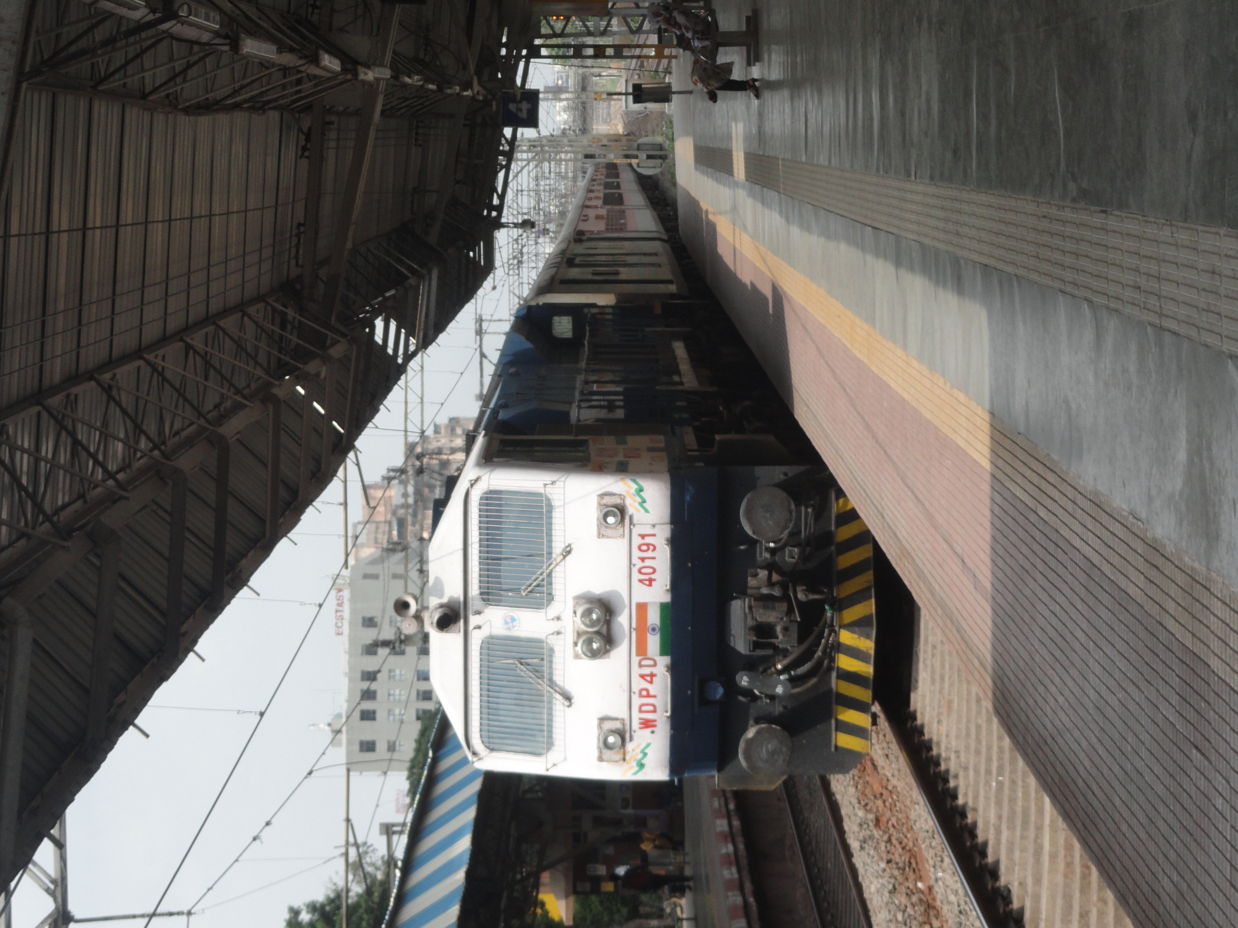 33859 Sealdah - Bangaon Local photo 5