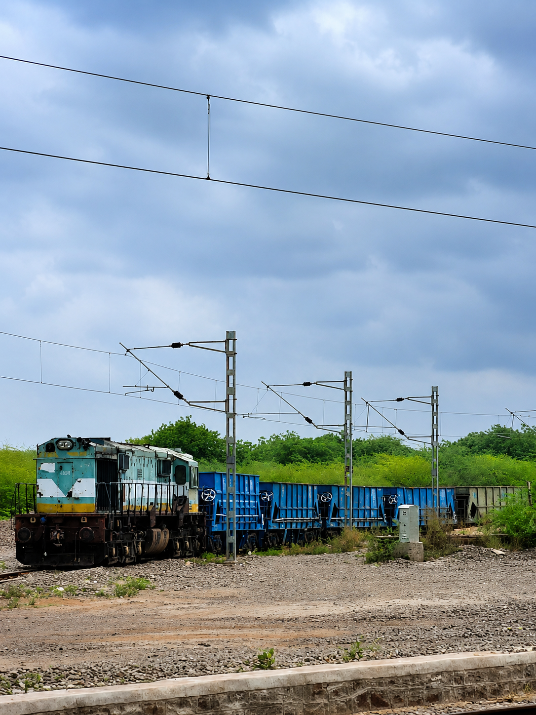 20905 Ekta Nagar - Rewa Mahamana Express photo 7