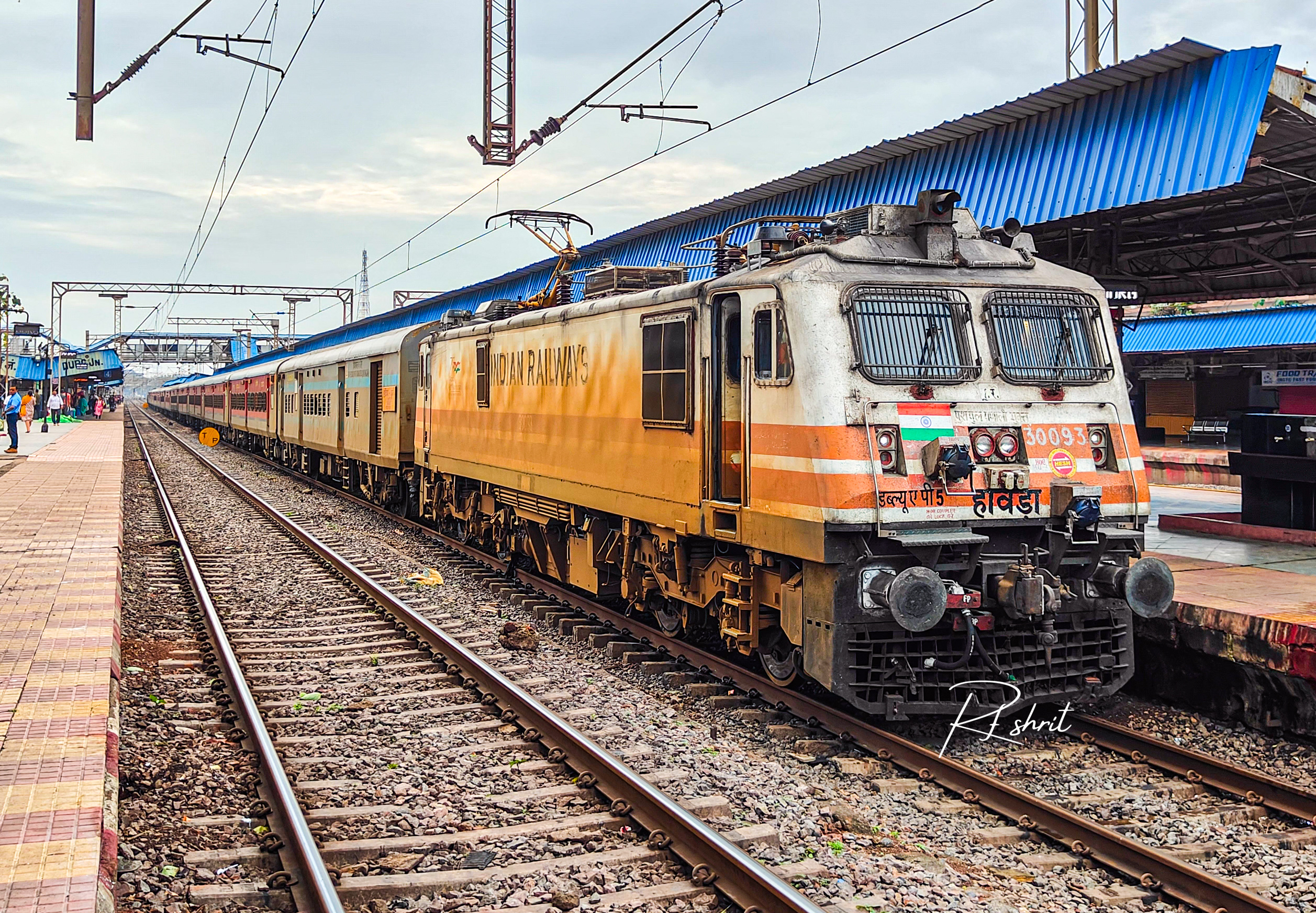 08185 Hatia - Durg Special Fare SF Special photo 1