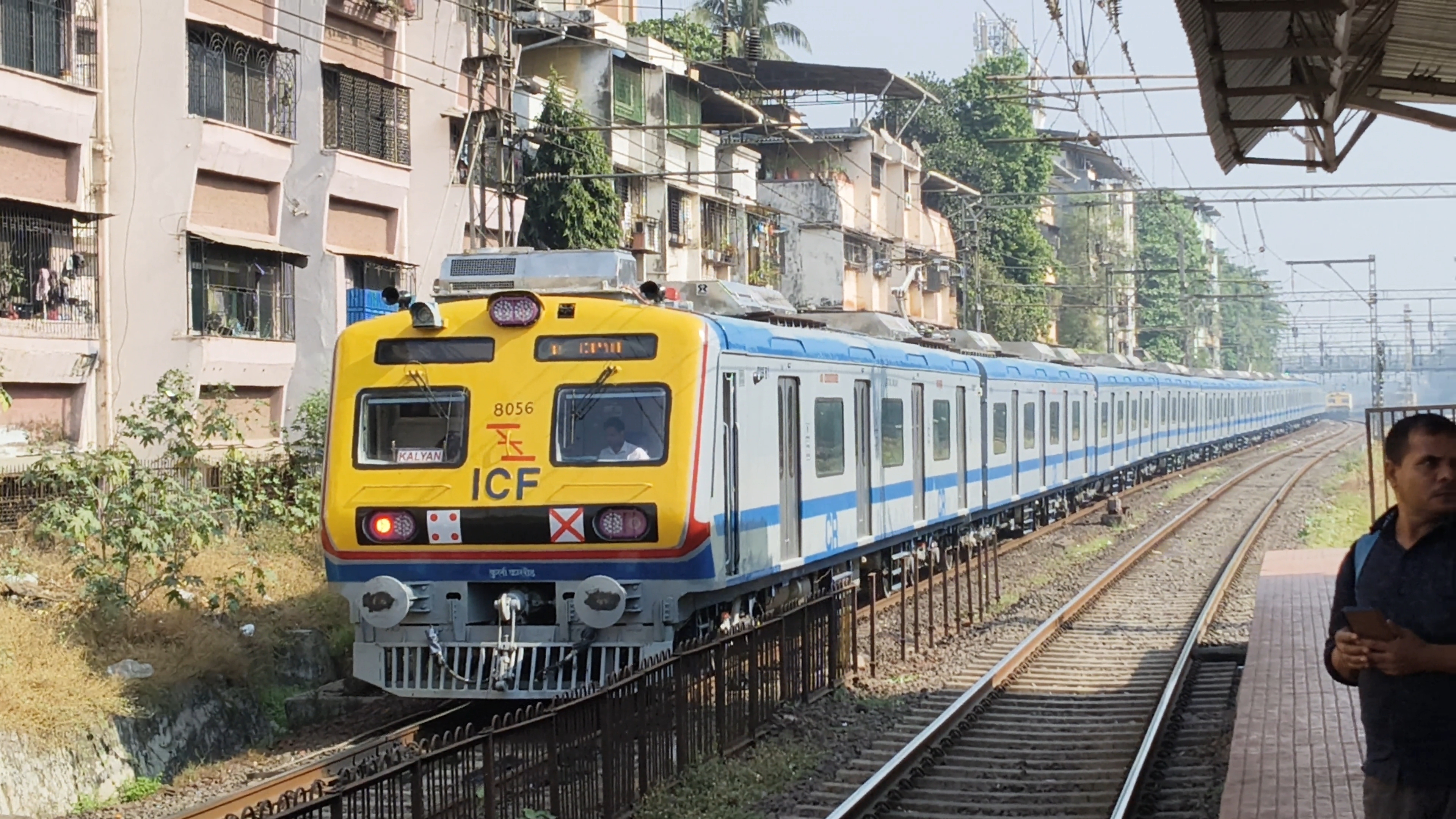 95104 S10 / Karjat - Mumbai CSMT Fast Local photo 1
