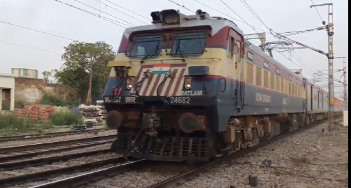 75743 Katihar - Siliguri DEMU photo 8