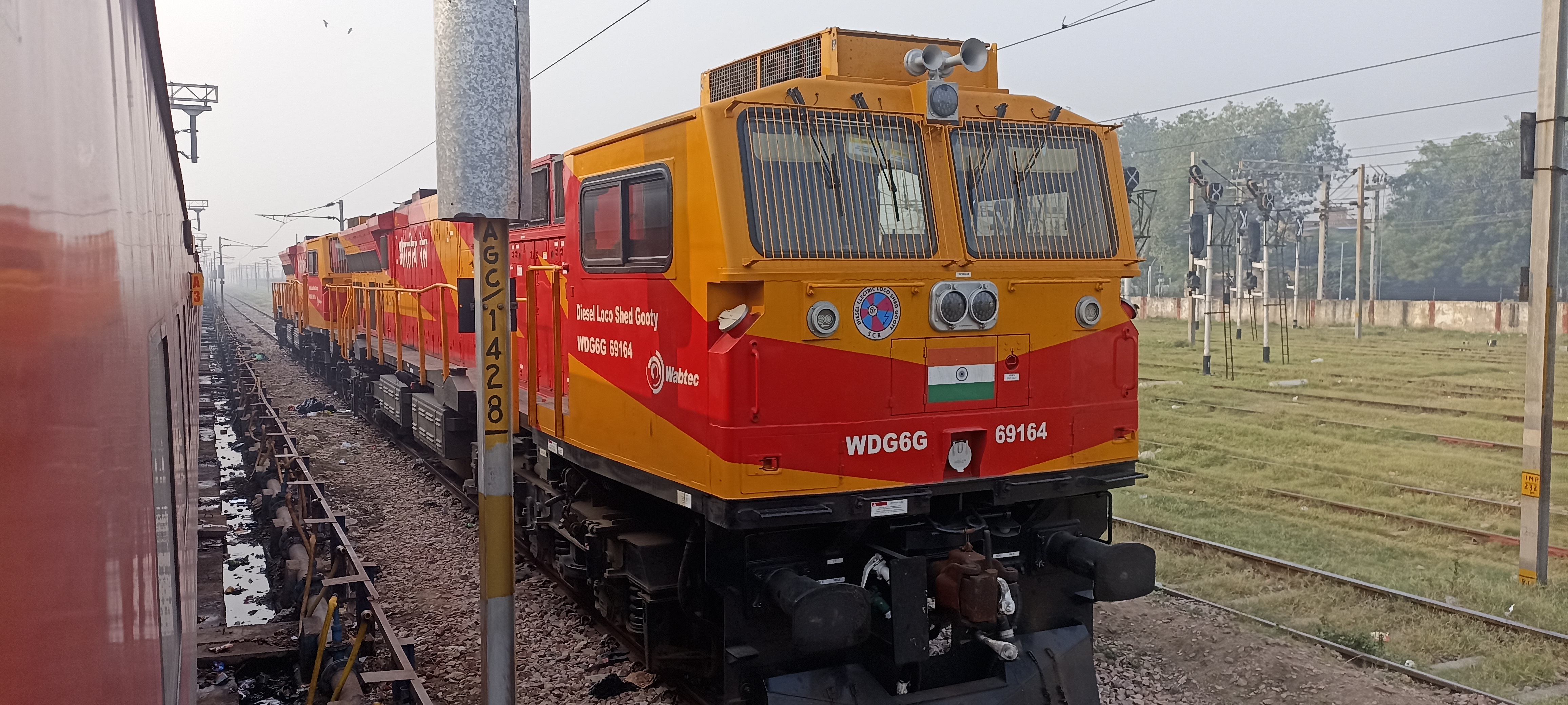 04007 Jogbani - Anand Vihar Terminal Special Fare Summer Special photo 8