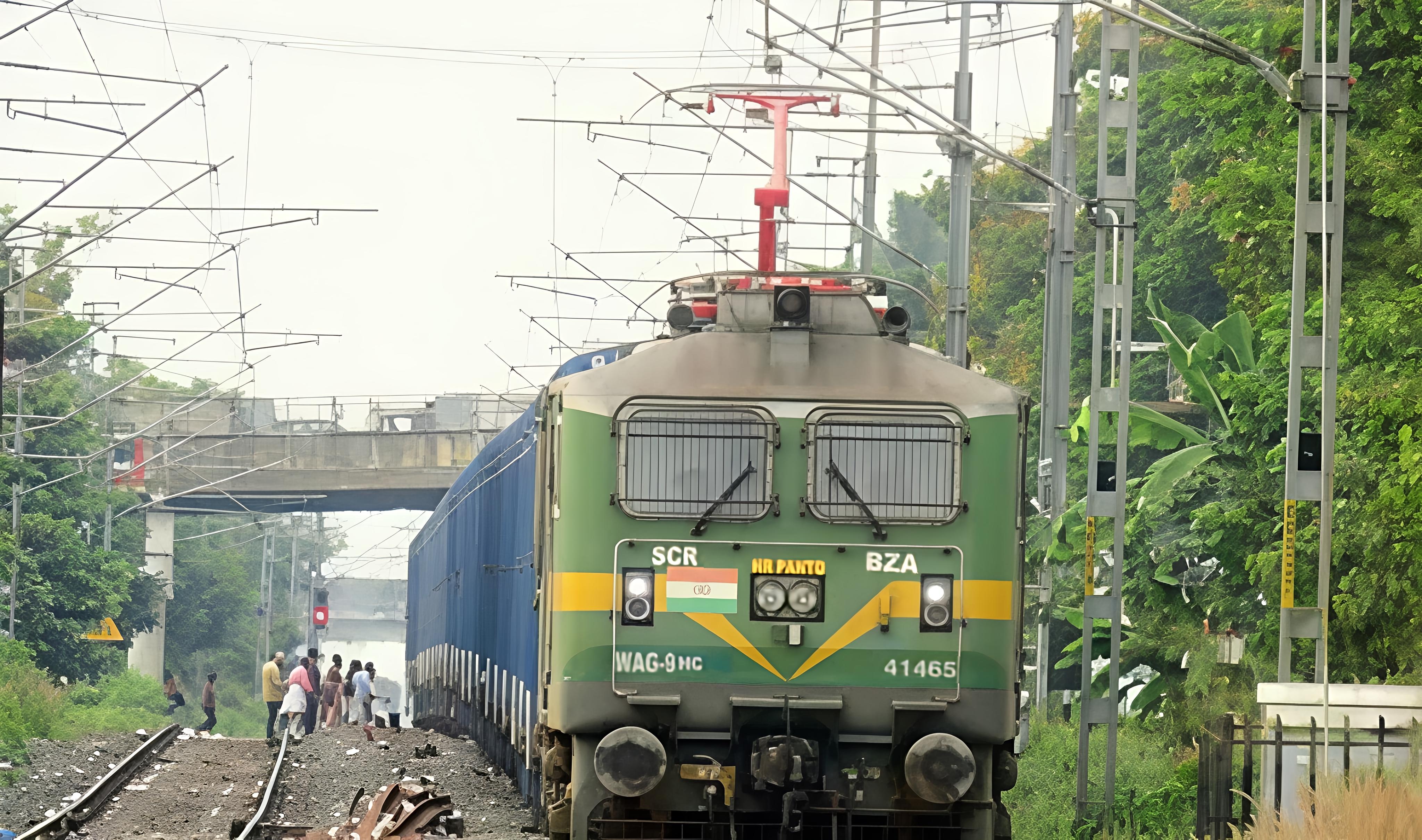 18629 Ranchi - Gorakhpur Weekly Express photo 3