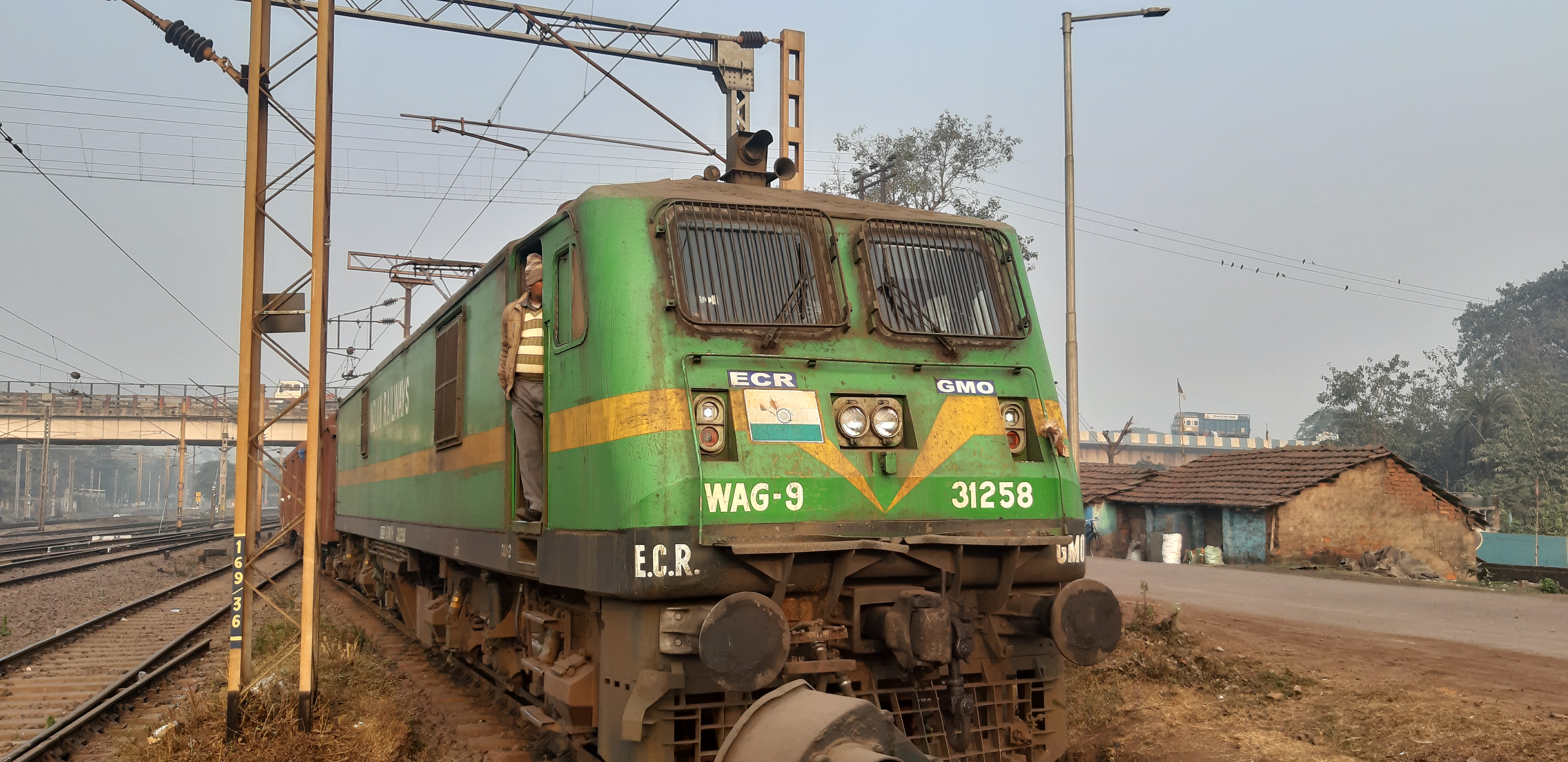 22583 Chhapra - Mumbai LTT Antyodaya SF Express photo 2