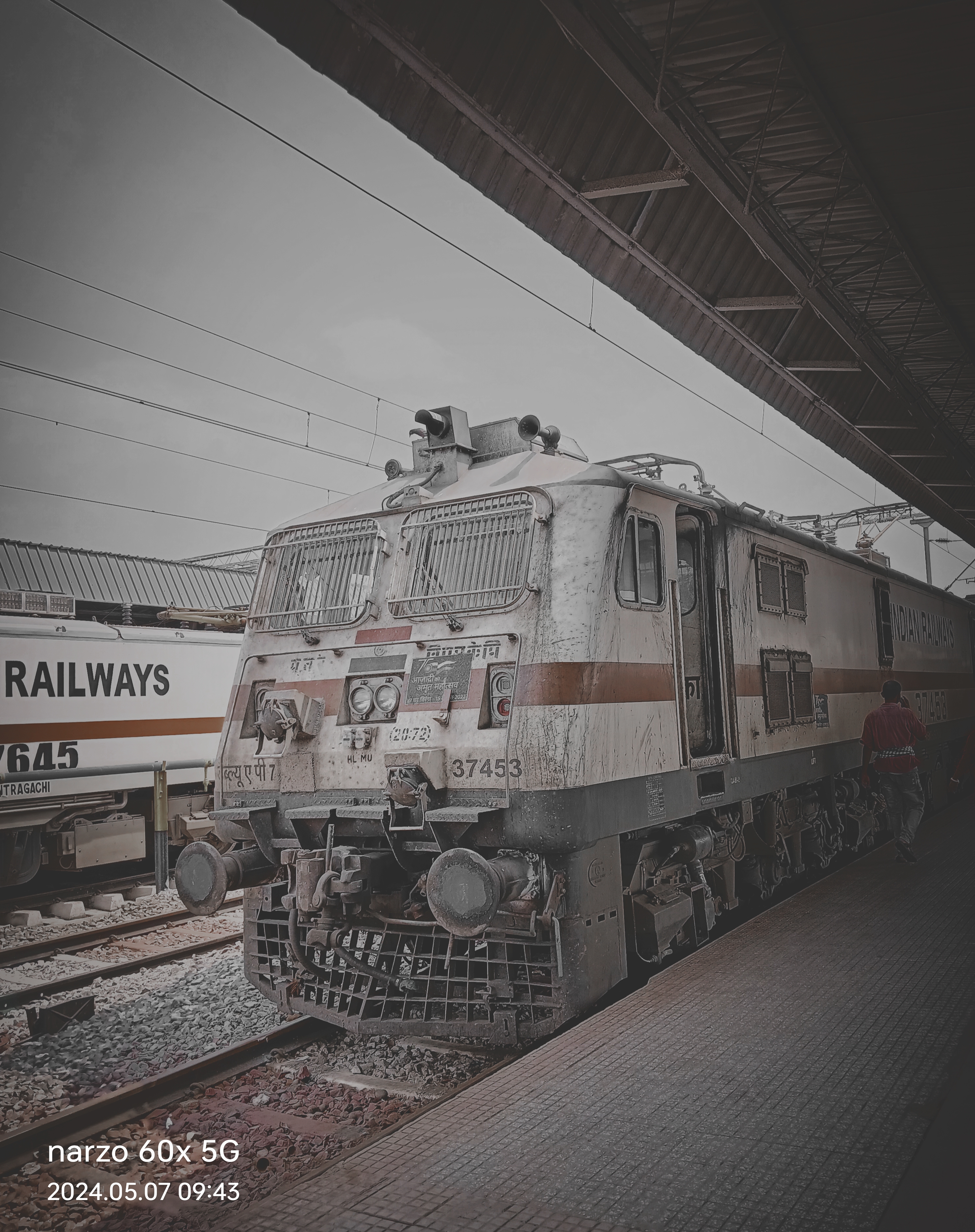 08402 Mumbai LTT - Sambalpur Special Fare Special photo 1