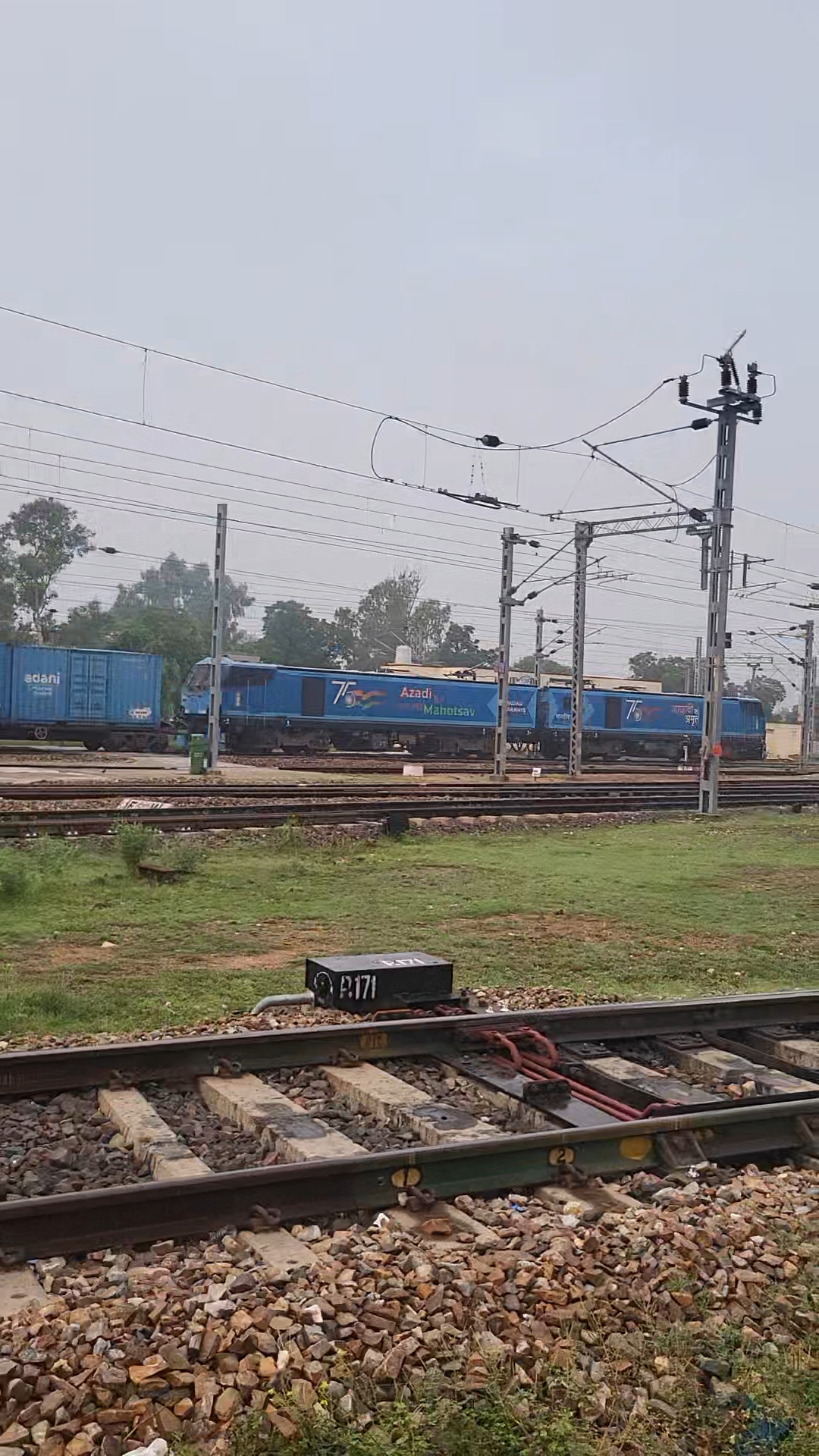 30321 Majerhat - Hasanabad Galloping Local (via Princep Ghat) photo 7