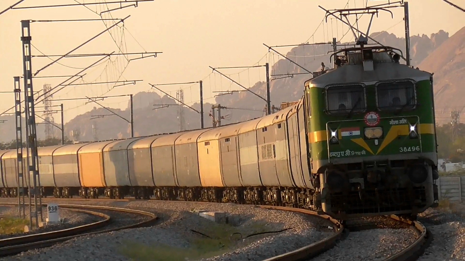 02187 Rewa - Mumbai CSMT Special Fare SF Special photo 3