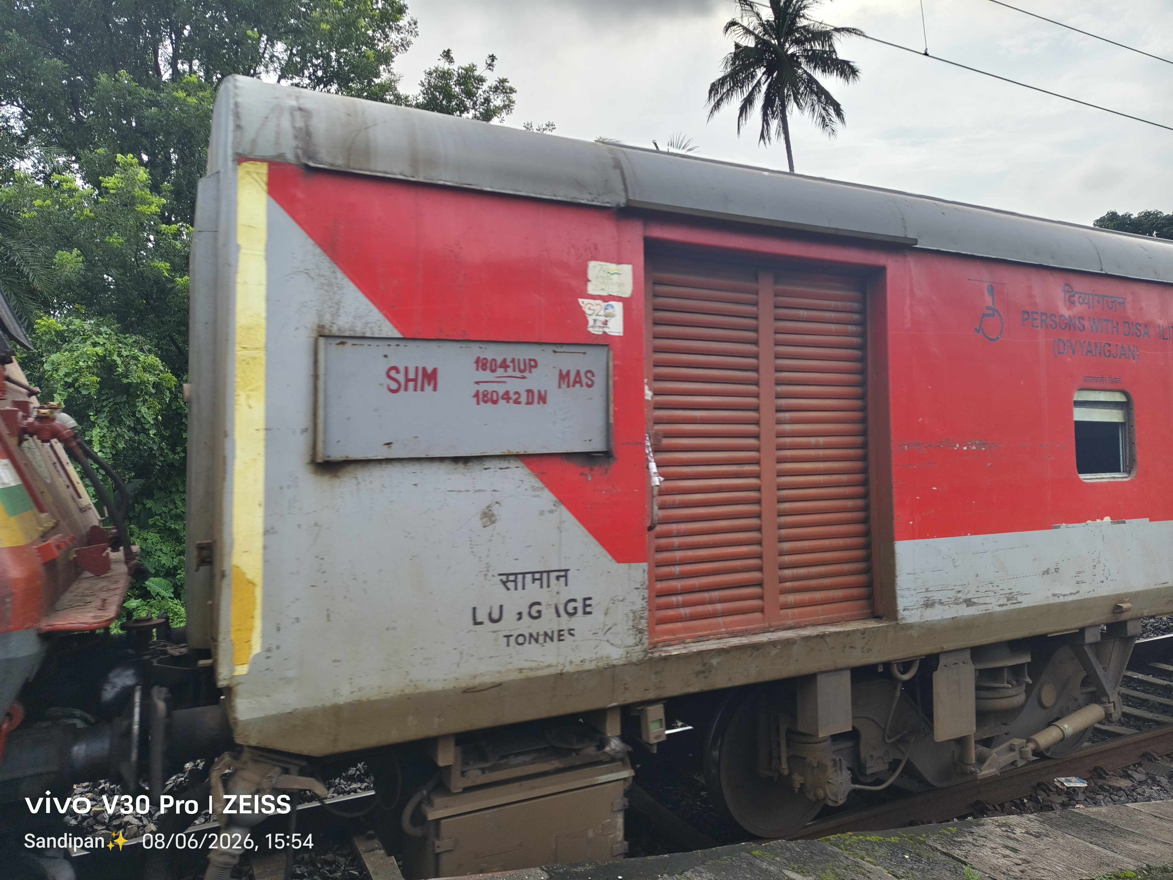 09079 Mumbai Central - Indore Special Fare AC SF Summer Special photo 2