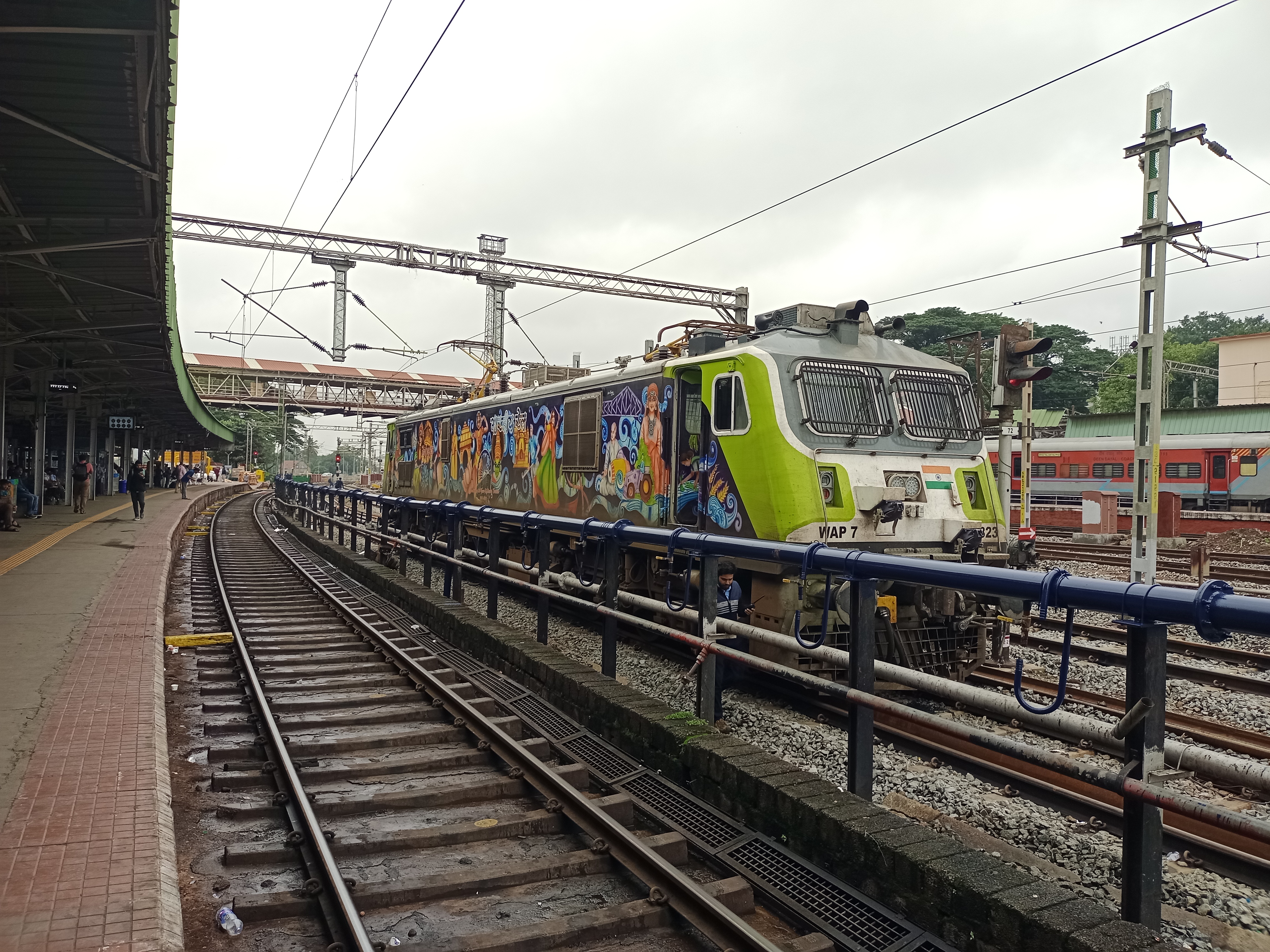 31513 Sealdah - Shantipur Local photo 3