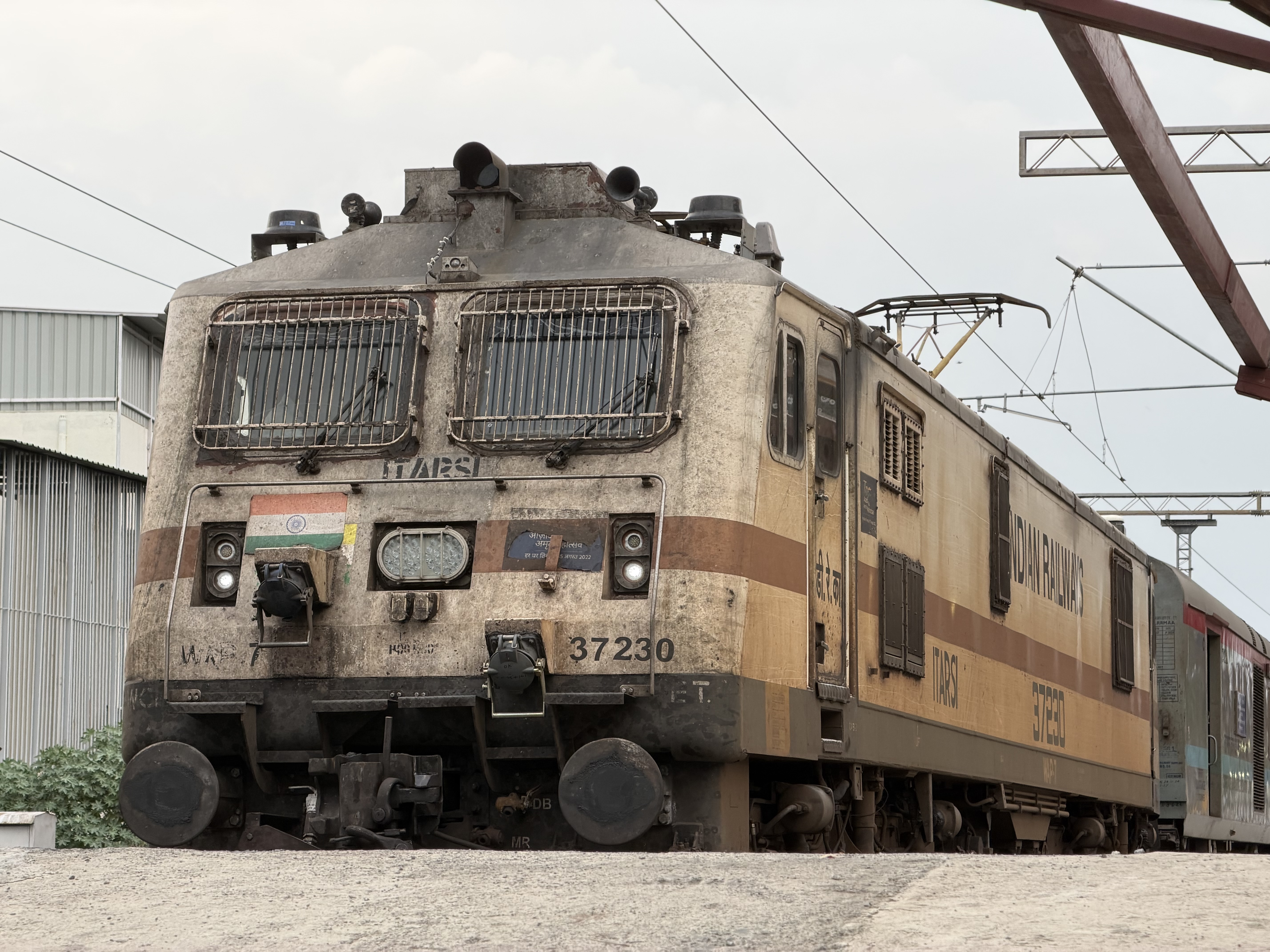 37537 Naihati - Bandel Local photo 1