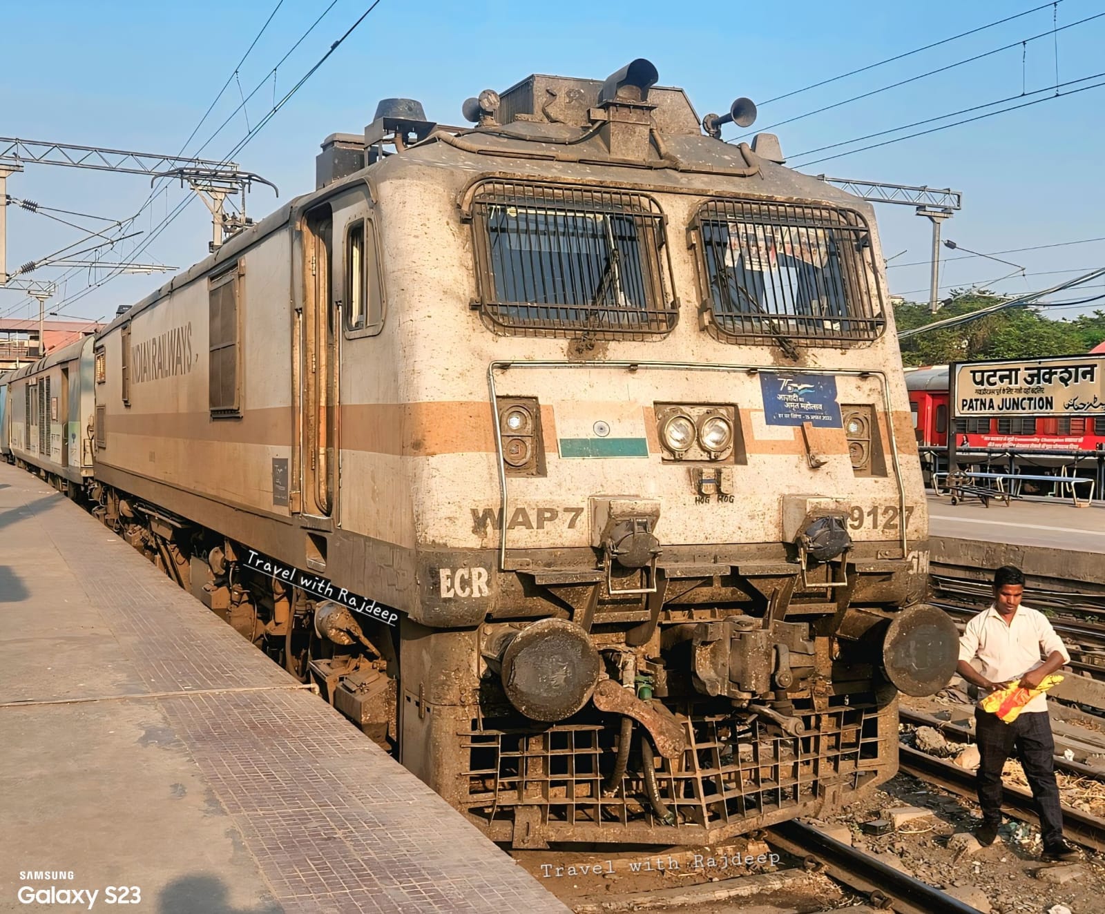 22167 Singrauli - Hazrat Nizamuddin Urjadhani Express photo 8