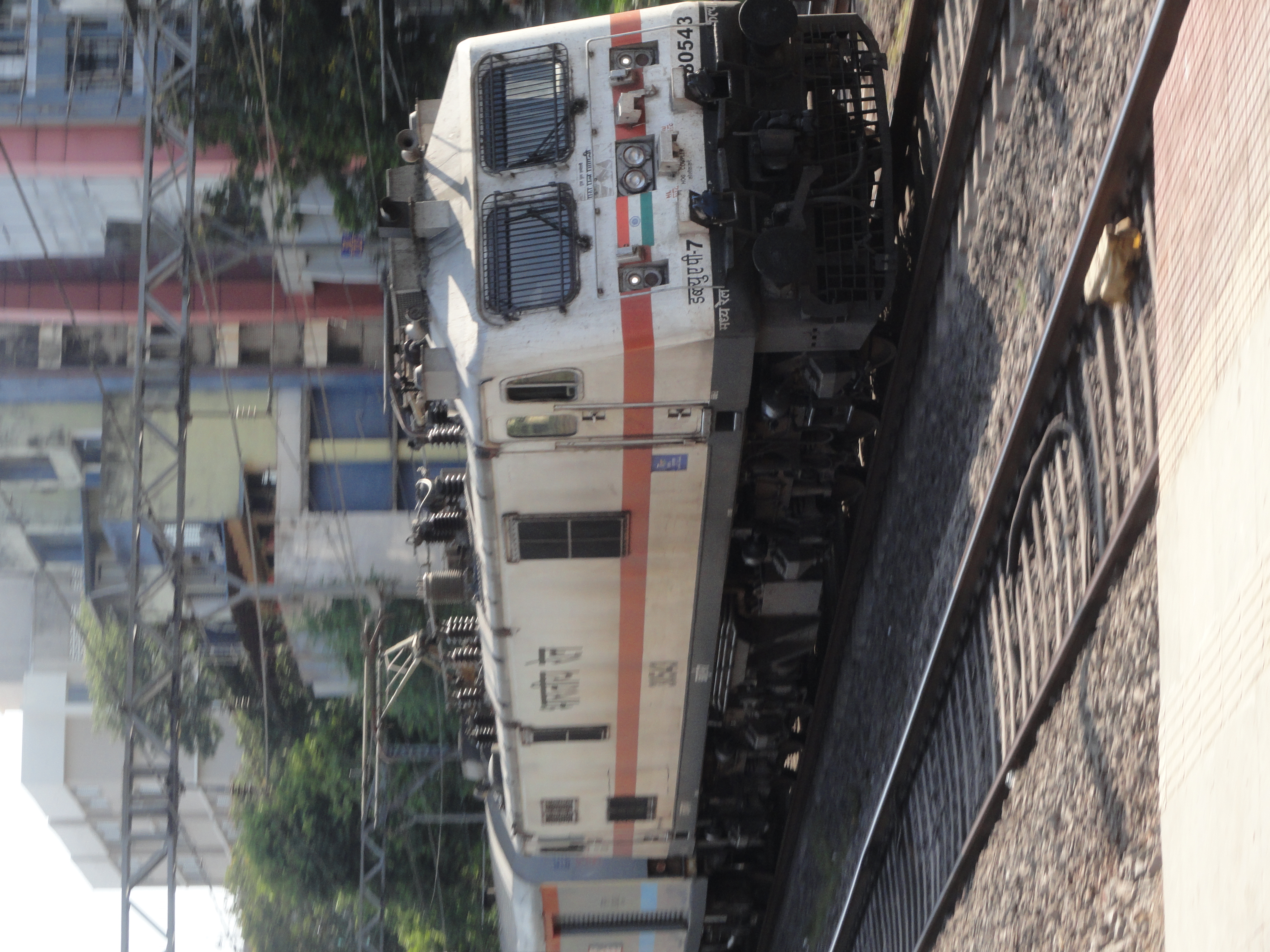 22221 Mumbai CSMT - Hazrat Nizamuddin Rajdhani Express photo 13