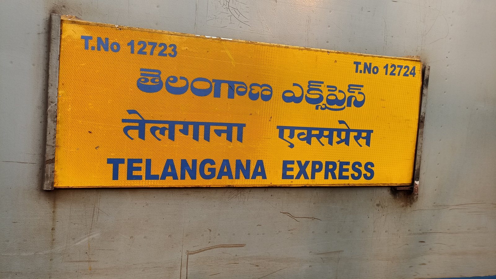 12723 Telangana Express photo 19