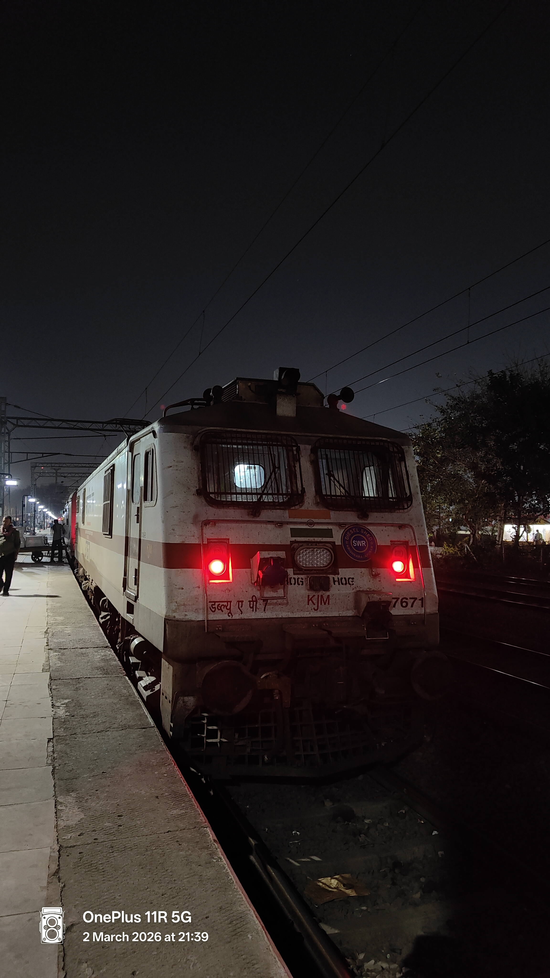 12213 Yesvantpur - Delhi Sarai Rohilla AC Duronto Express photo 3