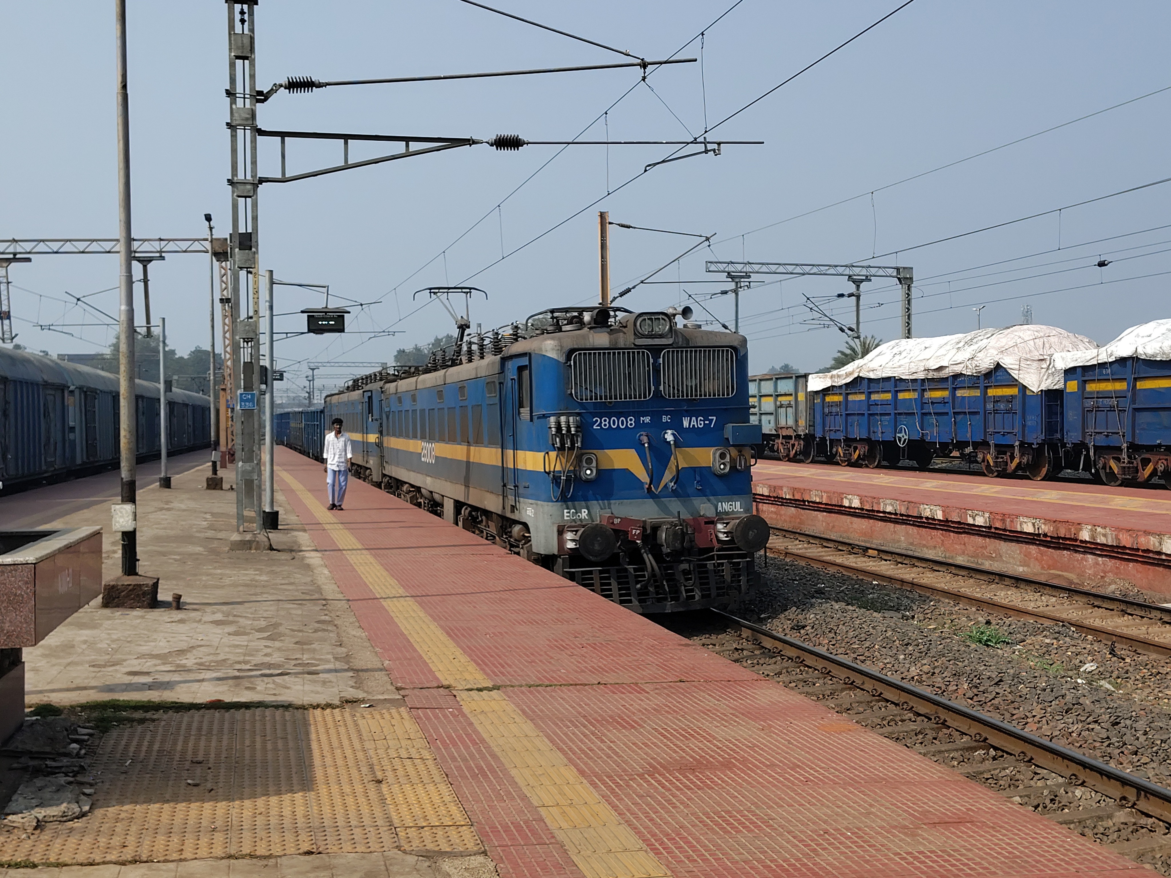 55689 Dullabcherra - Badarpur Passenger photo 3