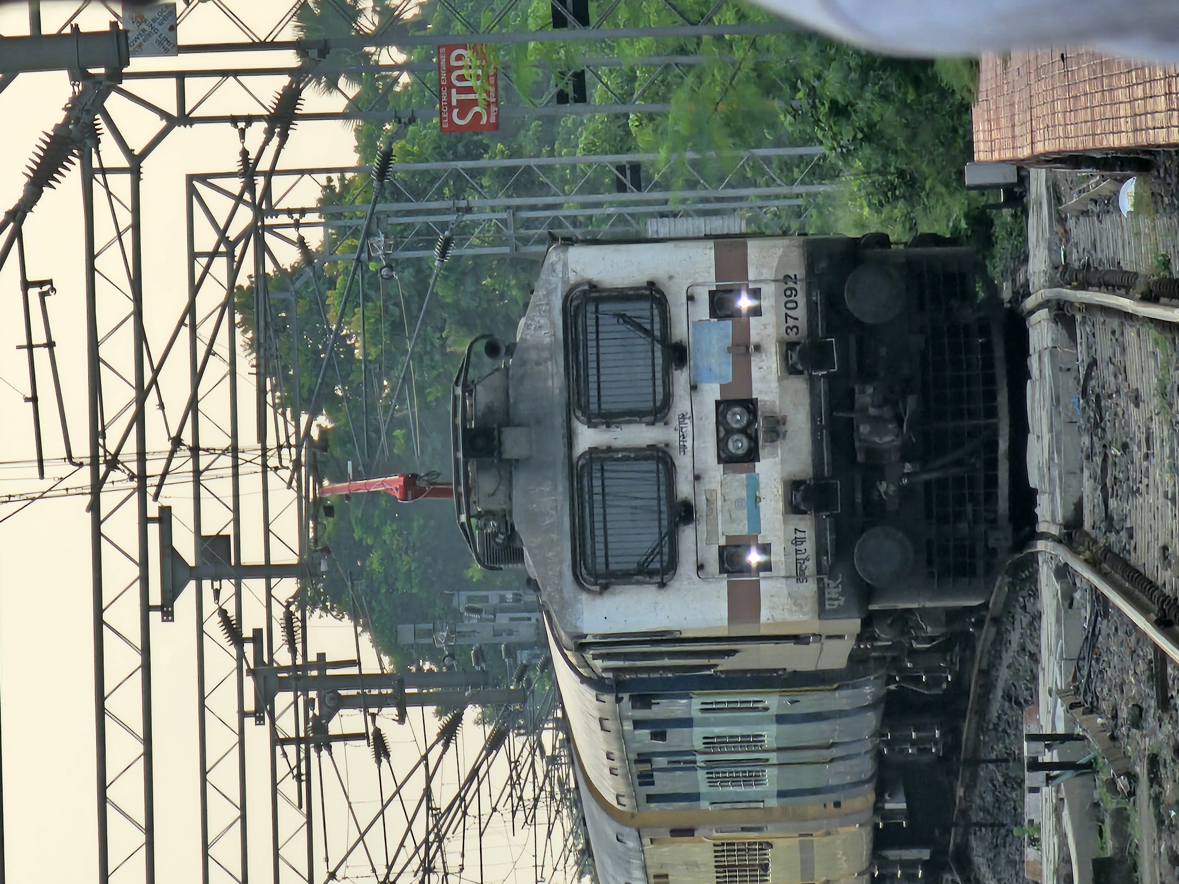 63051 Azimganj - Rampurhat MEMU photo 7