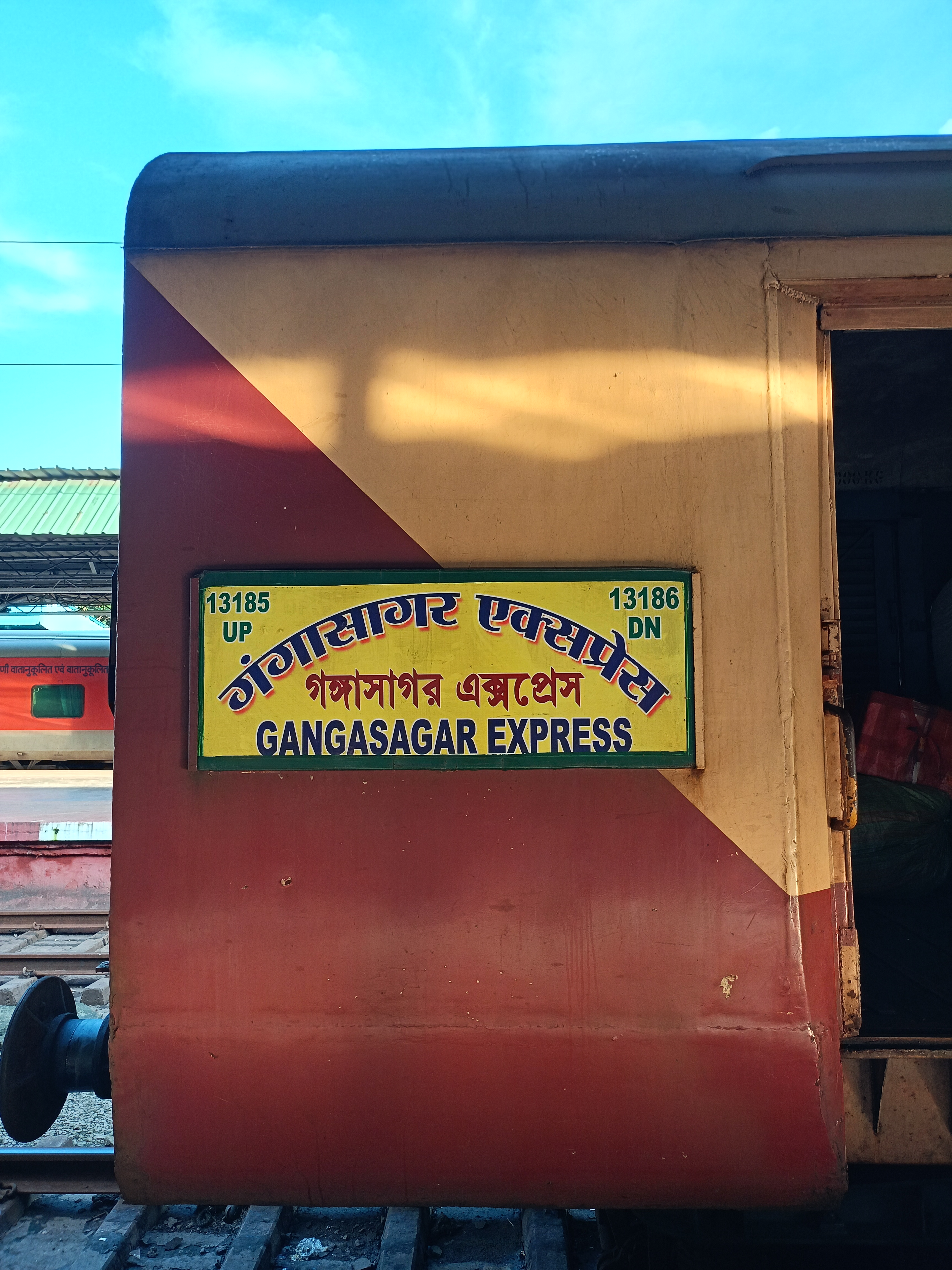 95217 BL17 / Mumbai CSMT - Badlapur Fast Local photo 1