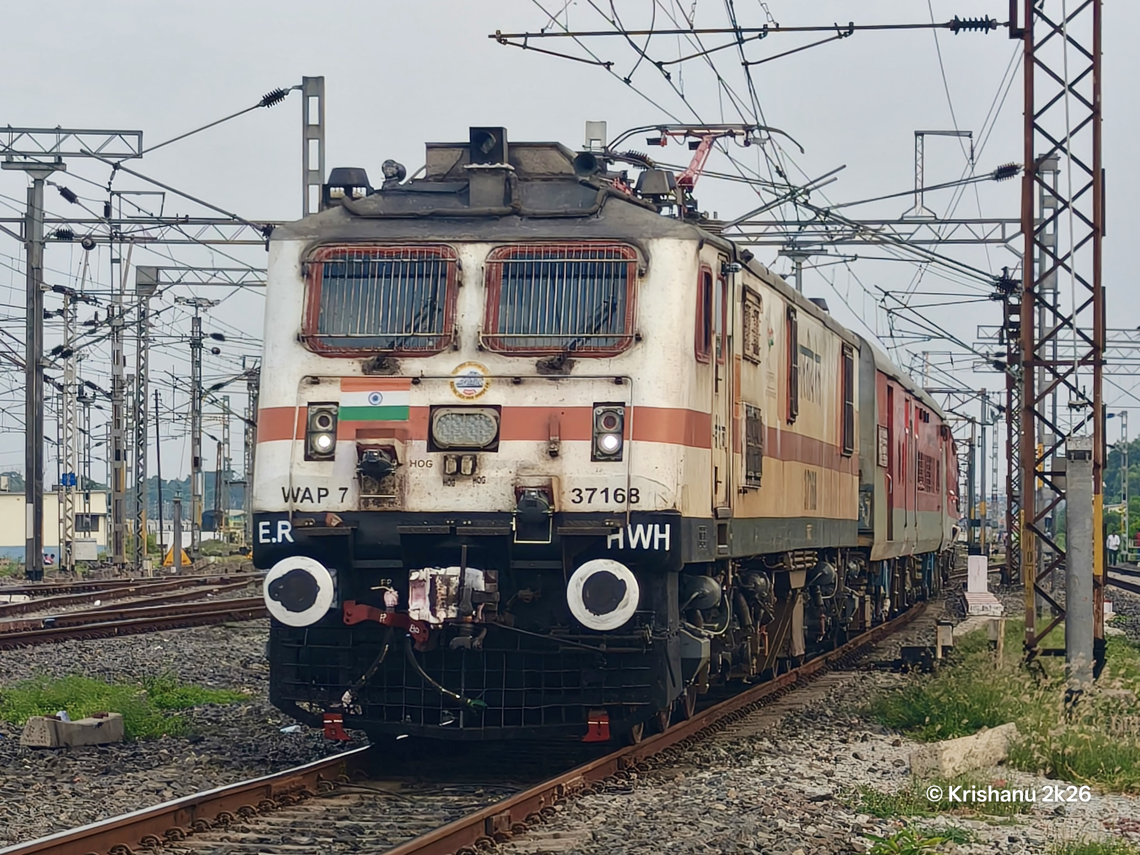 16107 Tambaram - Santragachi Amrit Bharat Express photo 6