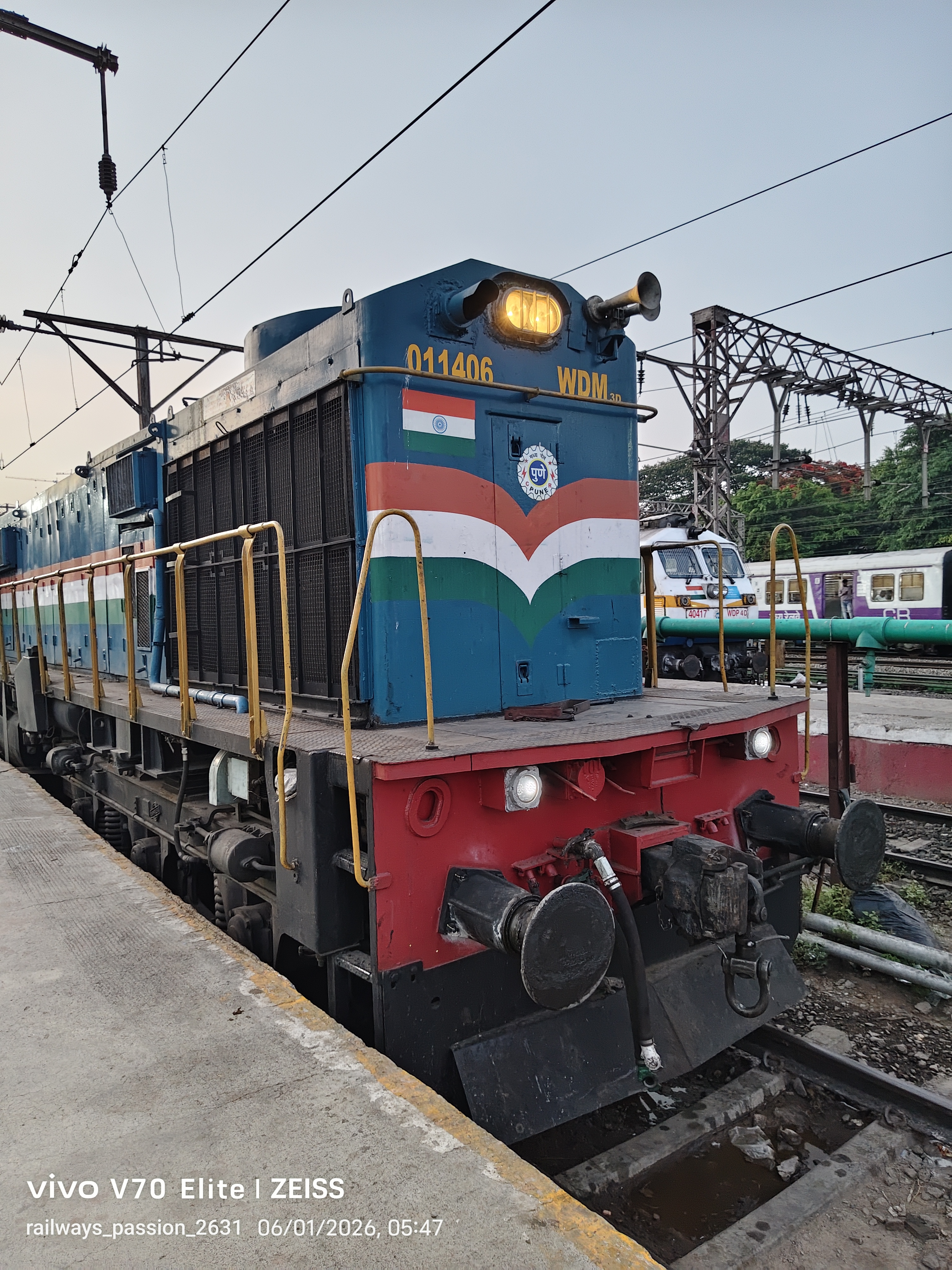 53237 PNBE-GAYA PASSENGER photo 2
