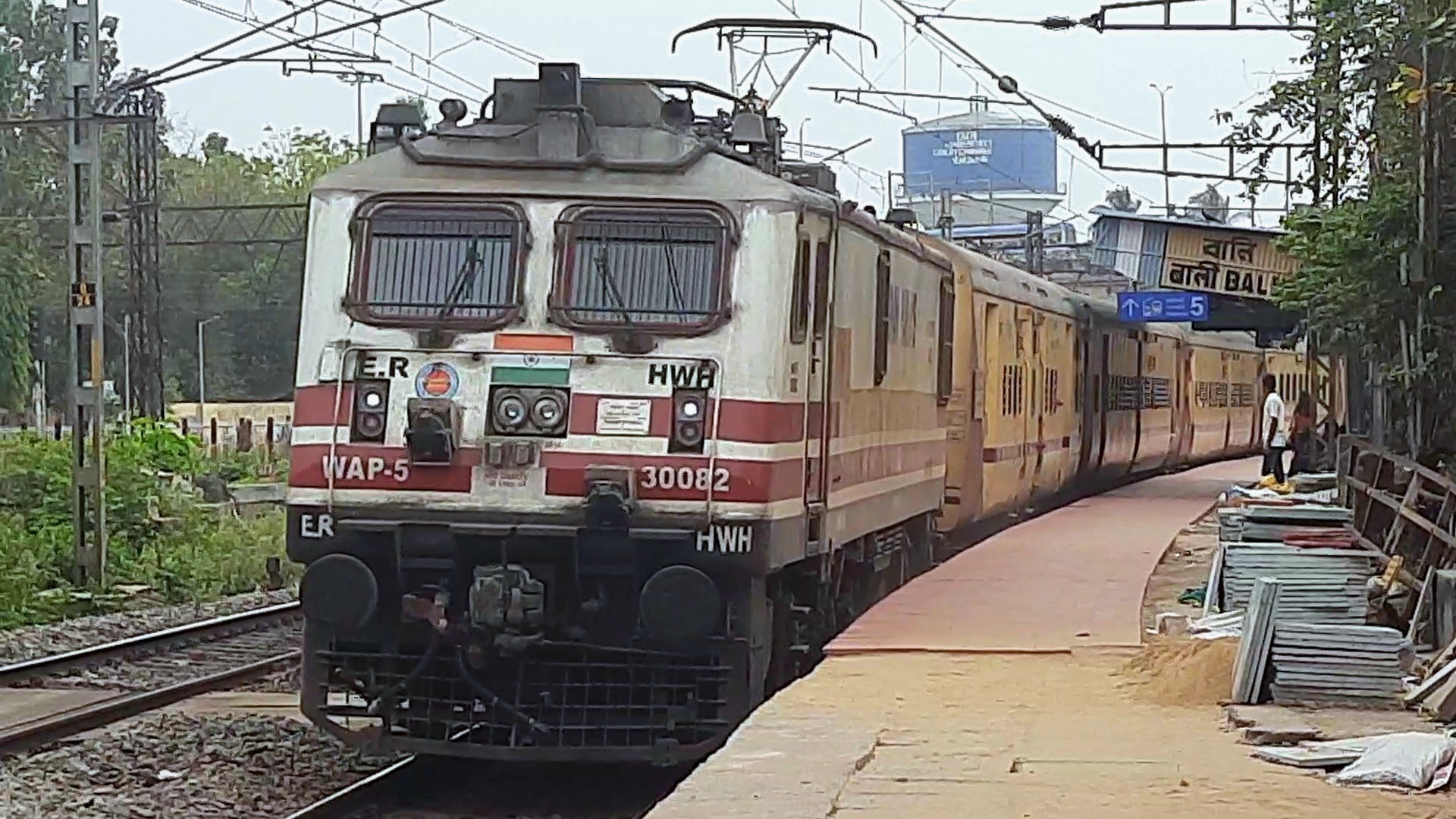 33847 Sealdah - Bangaon Local photo 8