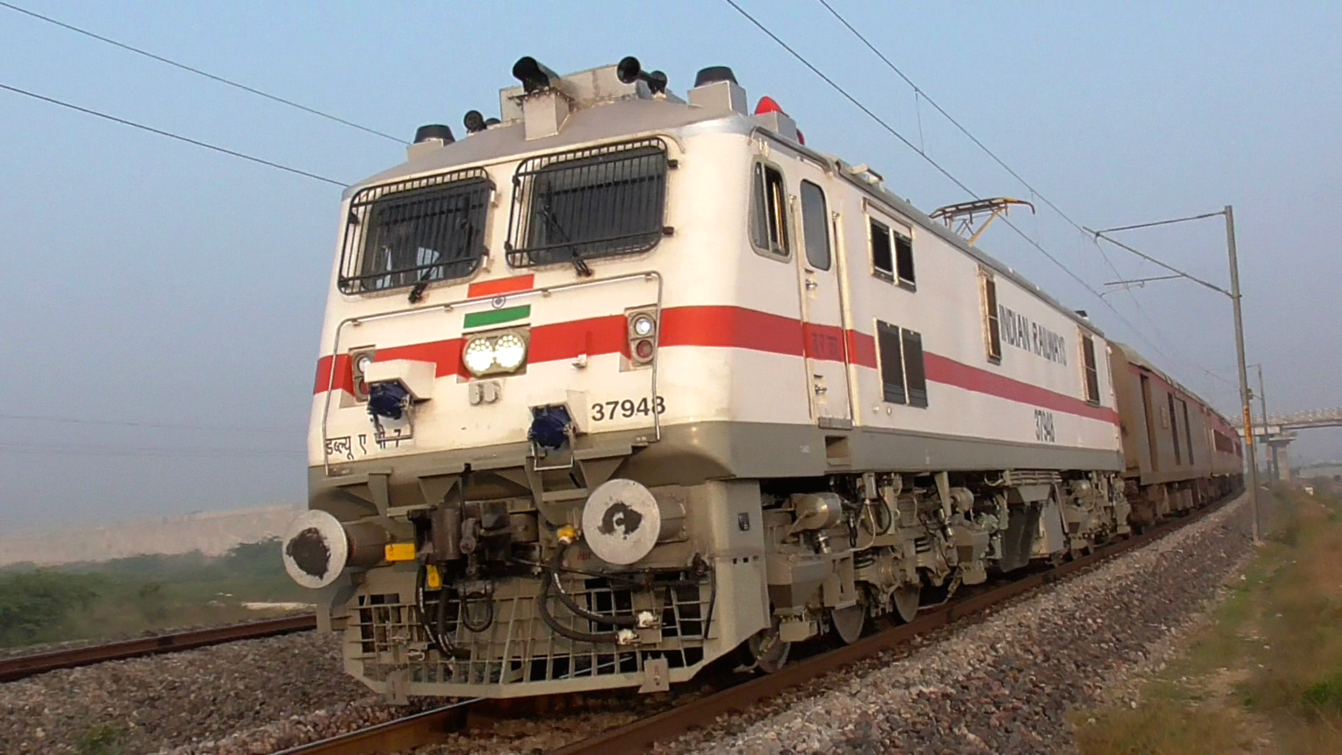 22687 Mysuru - Varanasi SF Express photo 6