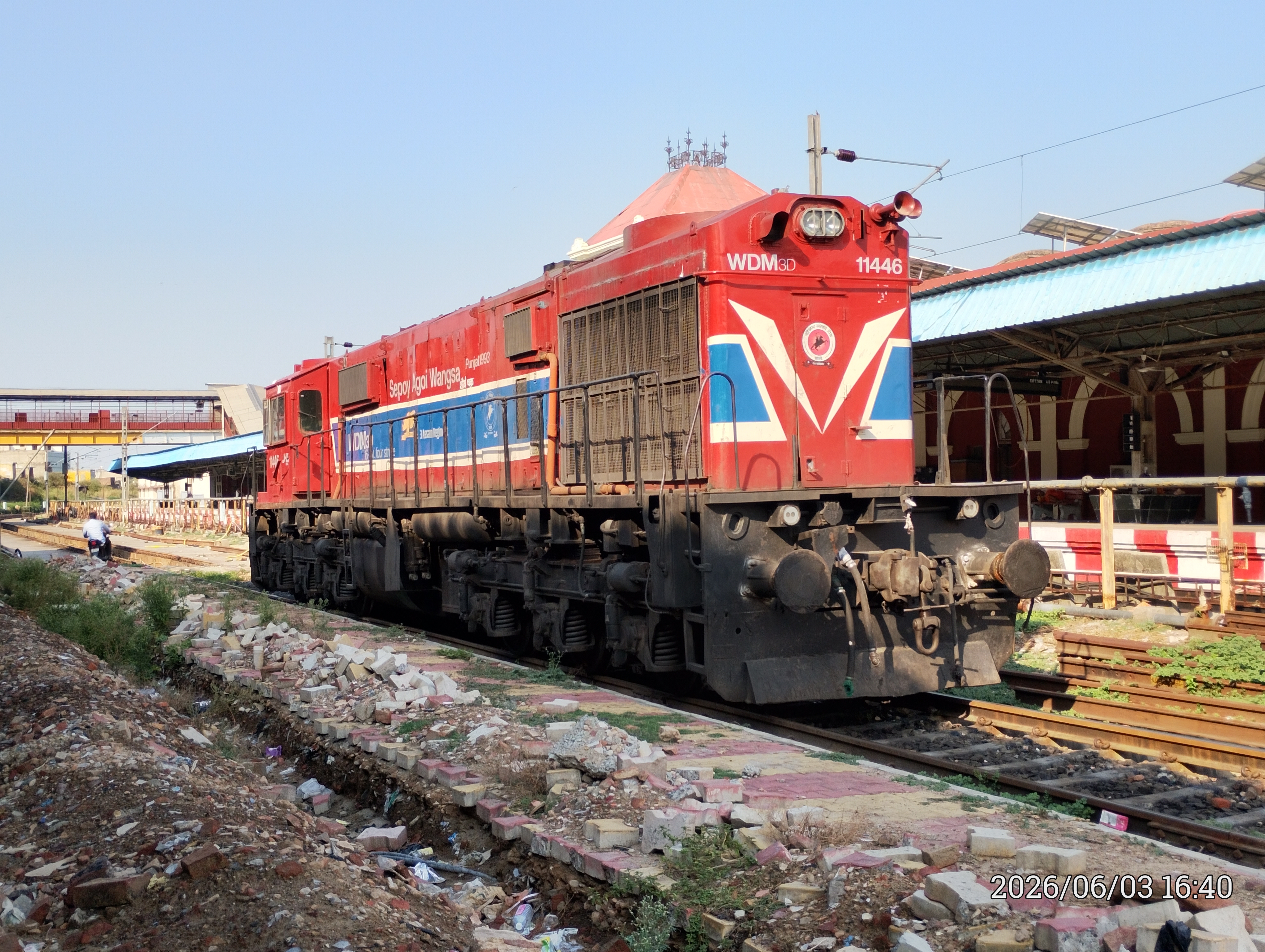 64433 Ghaziabad - New Delhi EMU (via Anand Vihar) photo 5