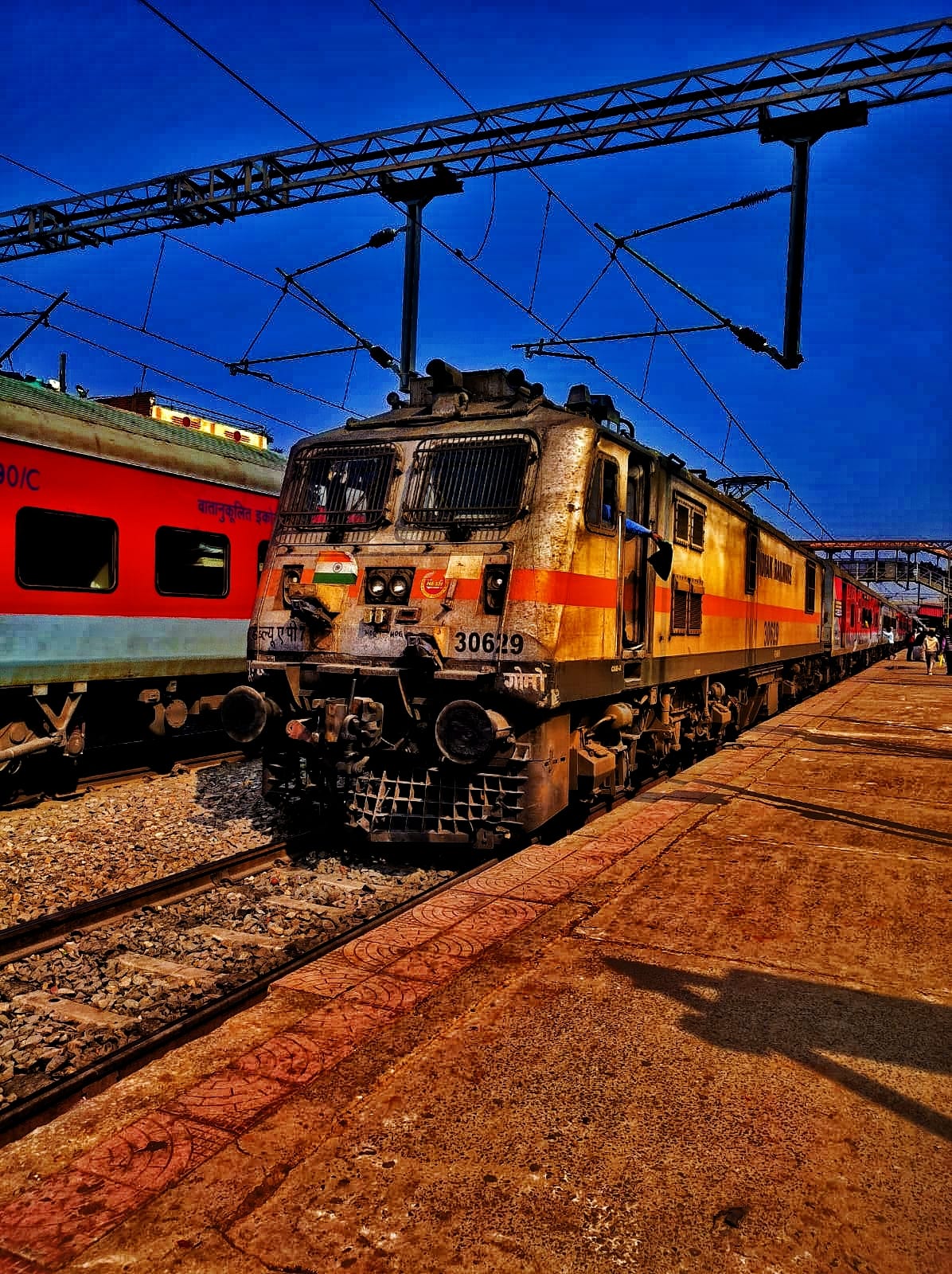 13239 Patna - Kota Express (via Sultanpur) photo 4