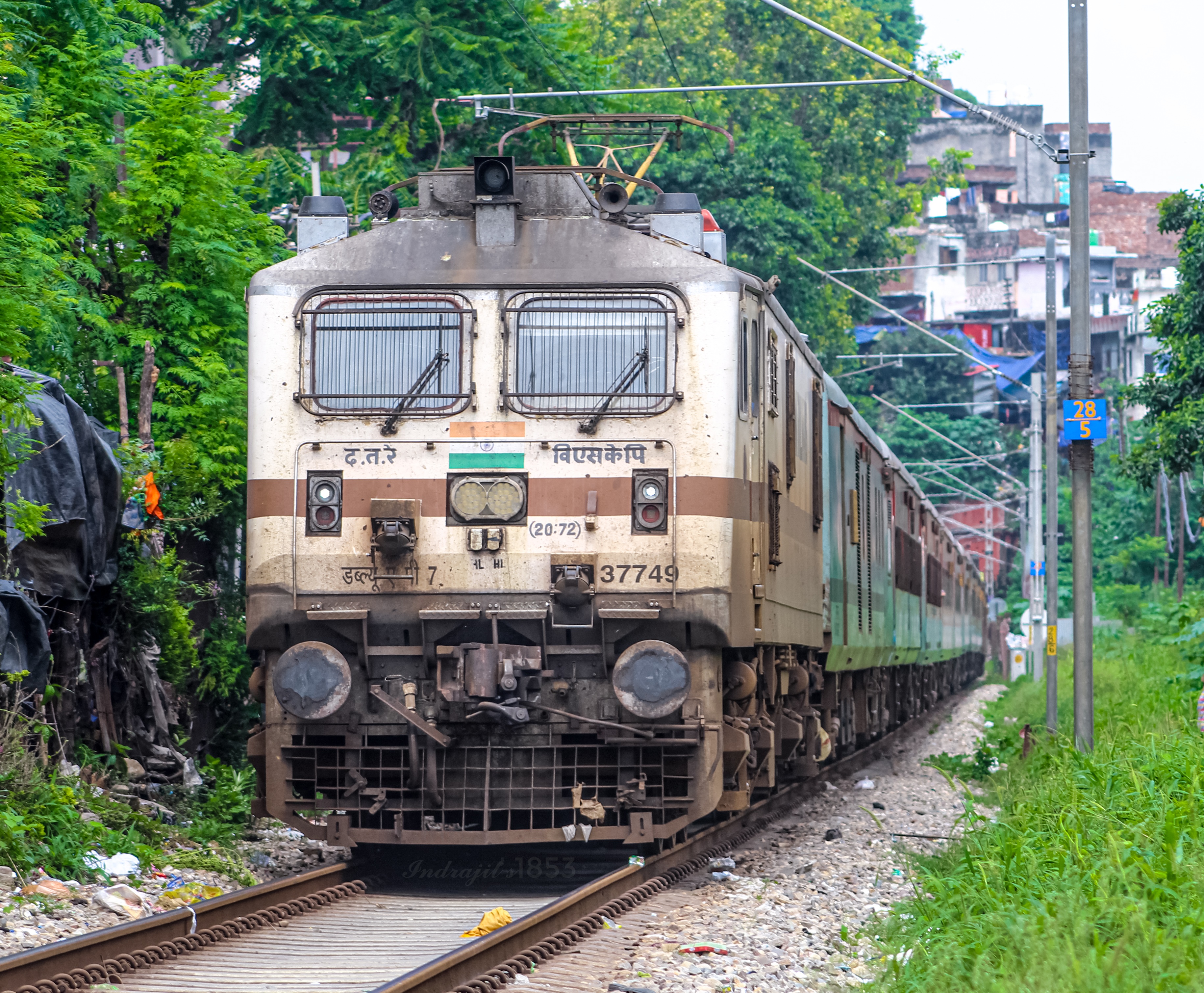 22689 Ahmedabad - Yesvantpur Weekly SF Express photo 2