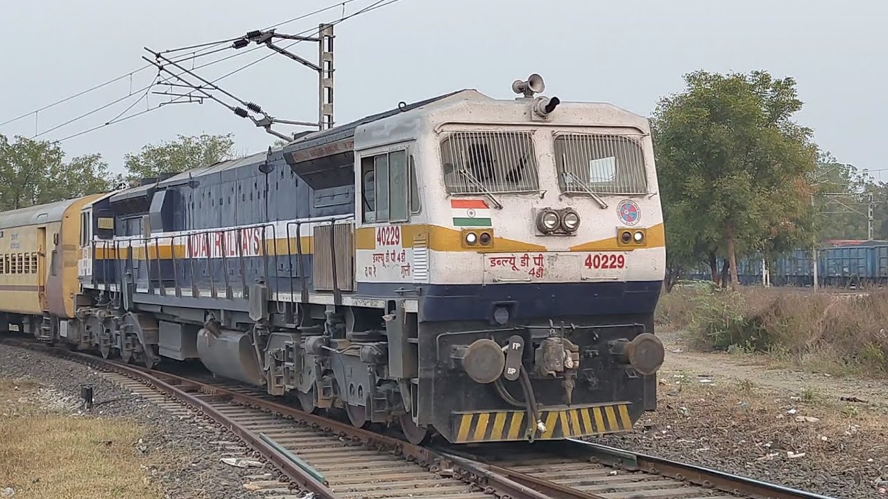 34899 Magrahat - Sealdah Local photo 7