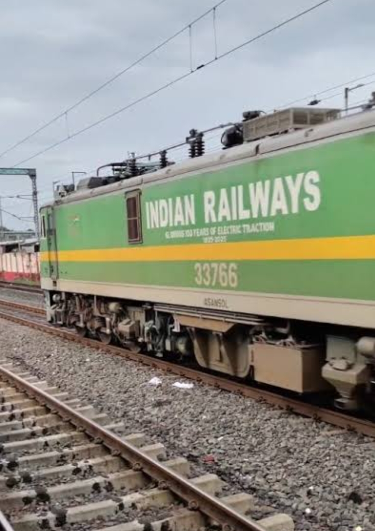 13117 Dhano Dhanye Express photo 11