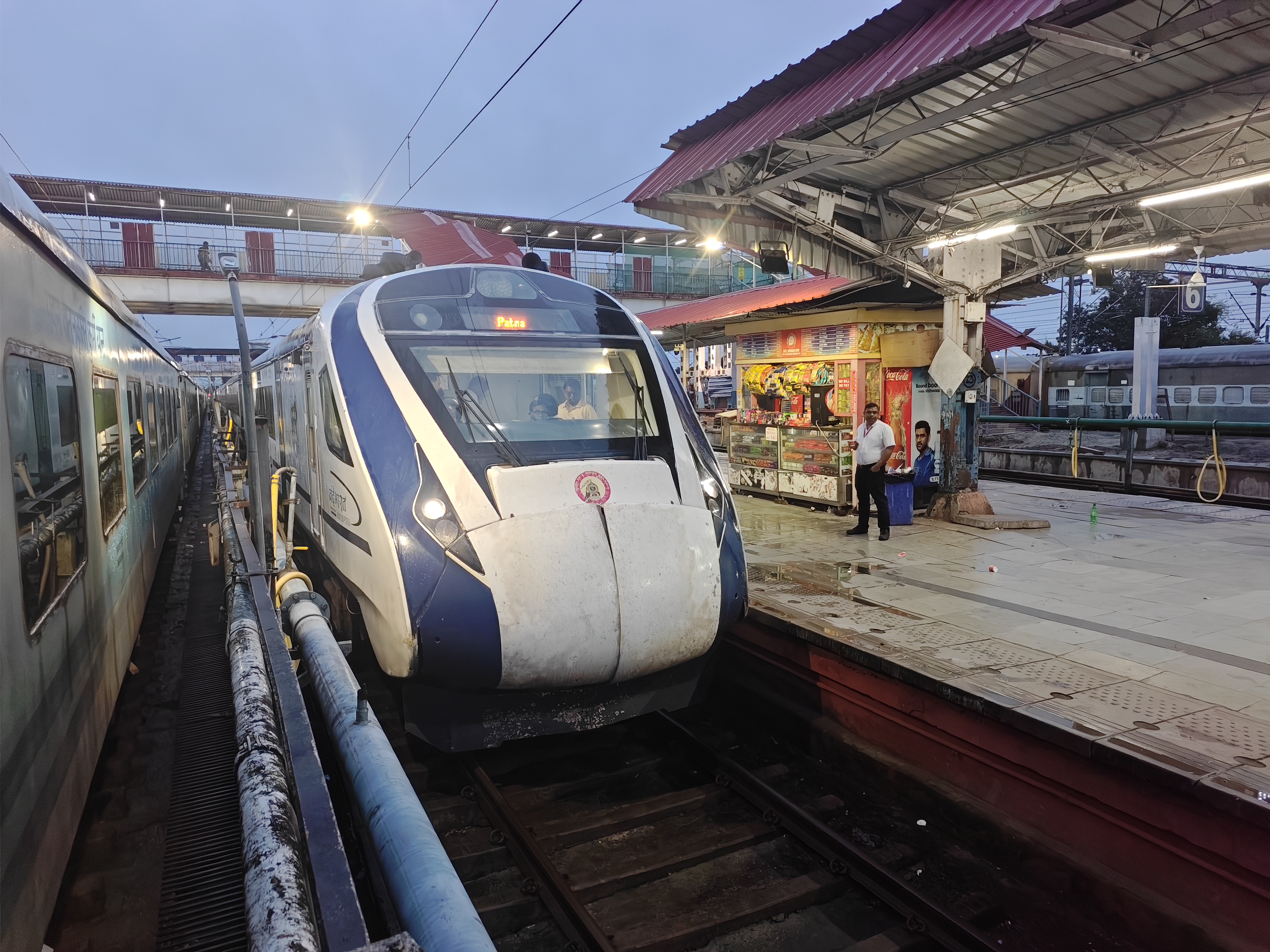 68017 Ranchi - Lohardaga MEMU photo 2