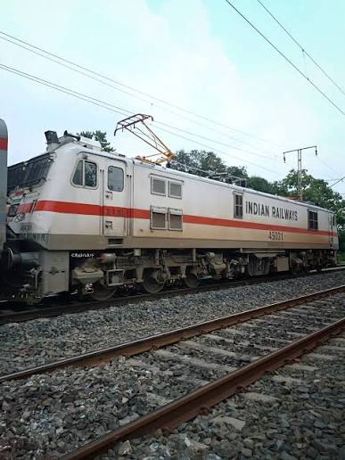 75741 Siliguri - Dhubri DEMU InterCity Express photo 5