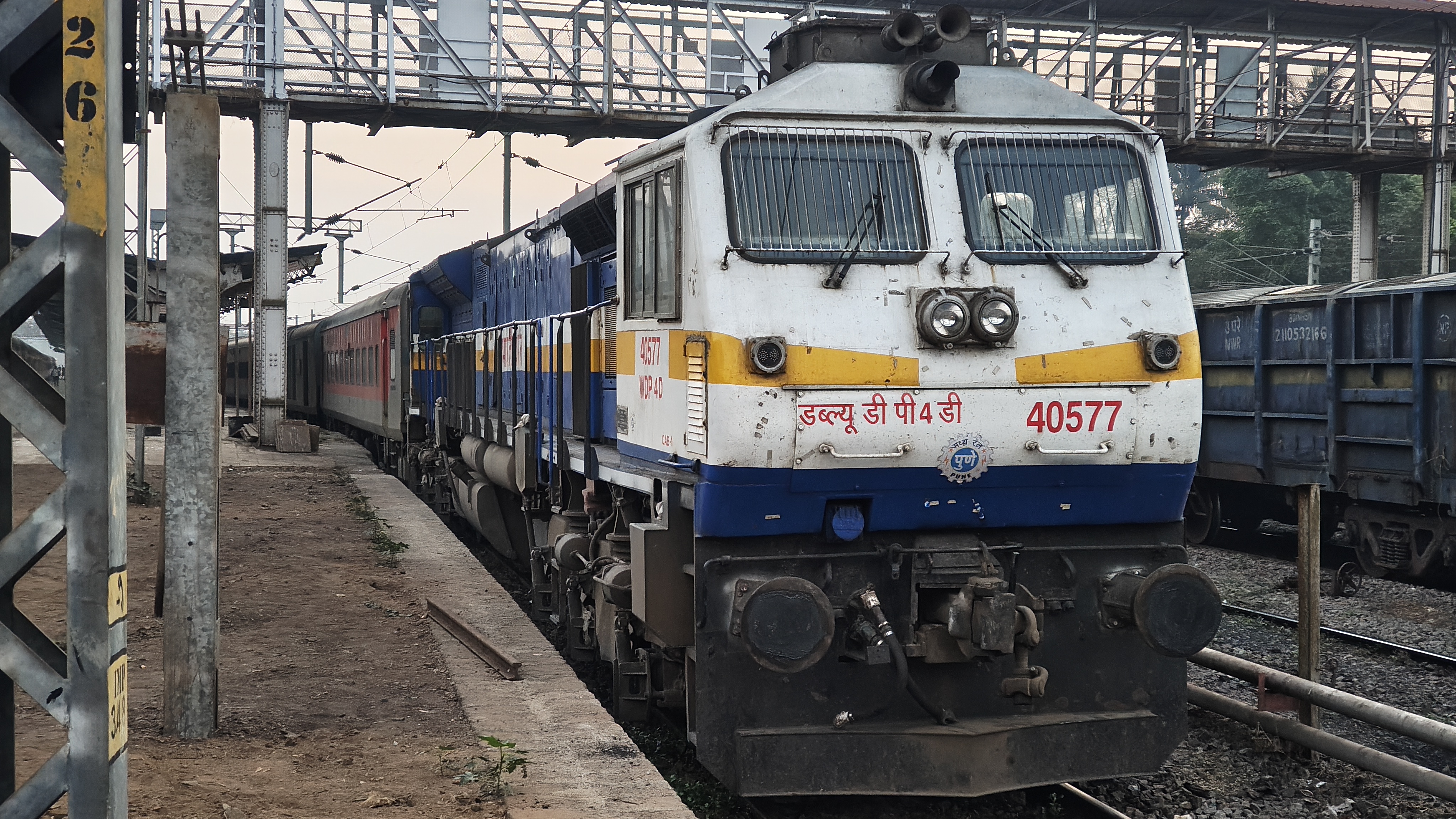 34818 Sealdah - Diamond Harbour Local photo 6