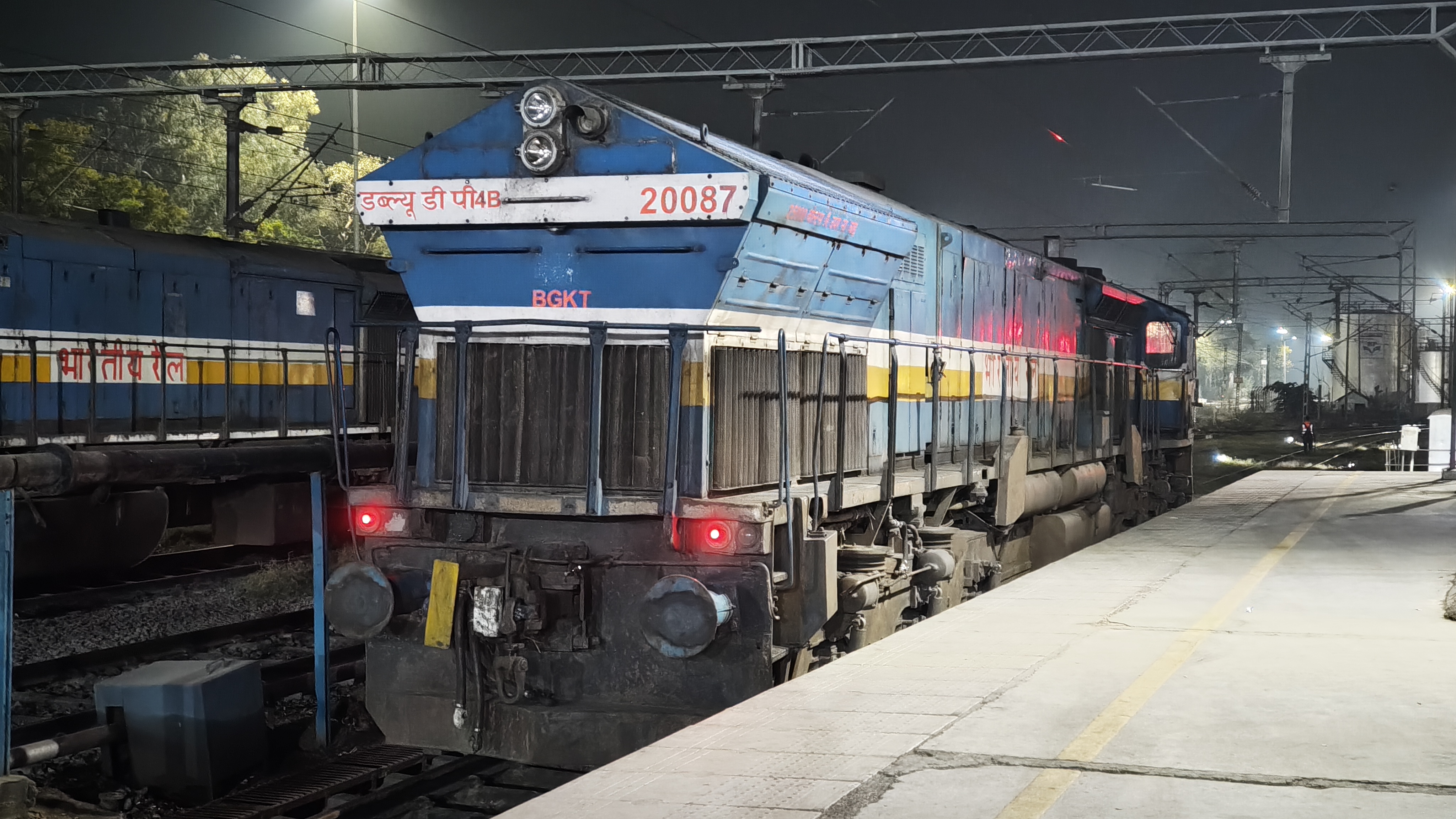 74841 Bhagat Ki Kothi - Bhildi DEMU photo 3