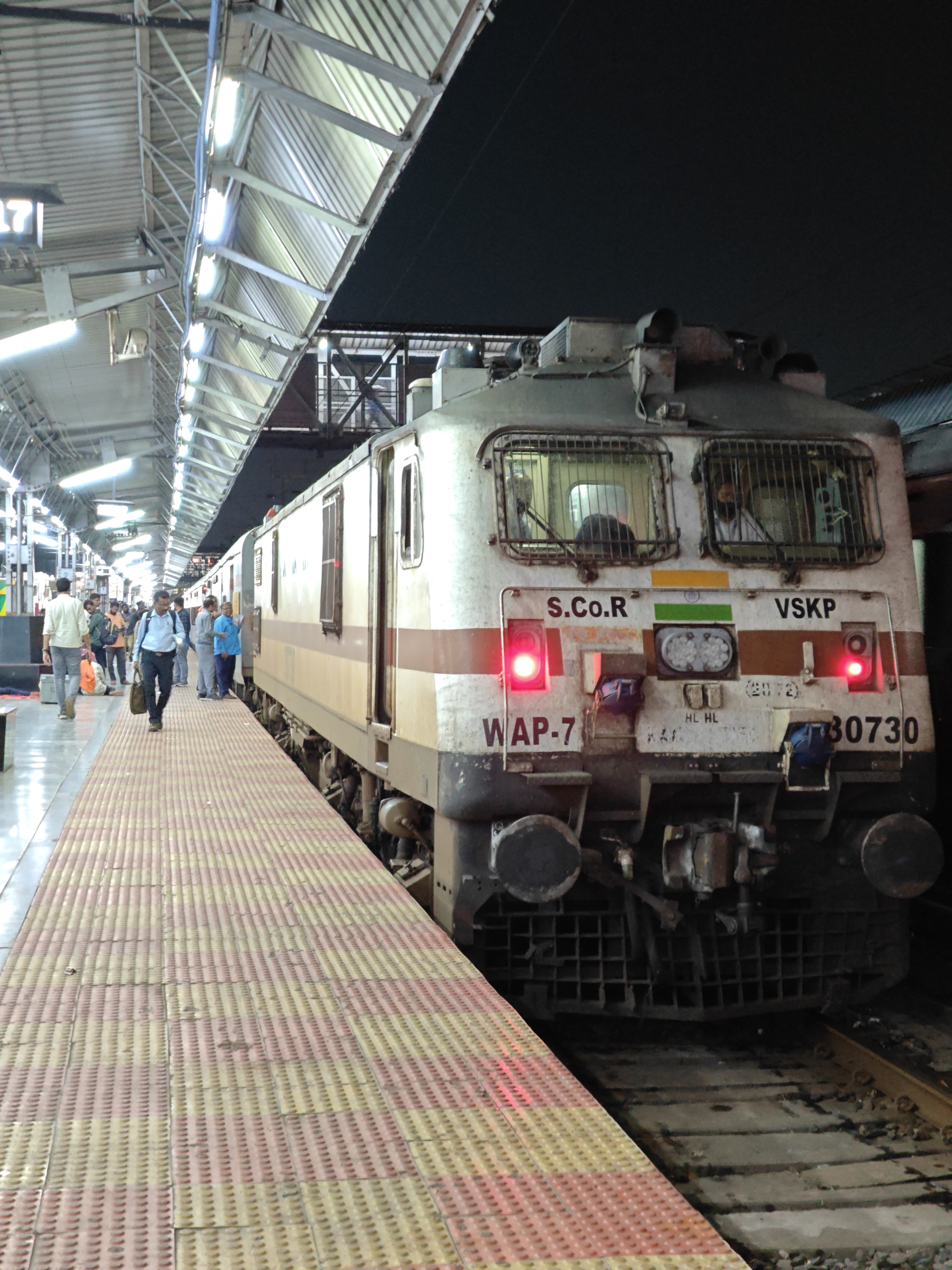 01245 Kalaburagi - Mumbai CSMT Mahaparinirvan Special photo 5