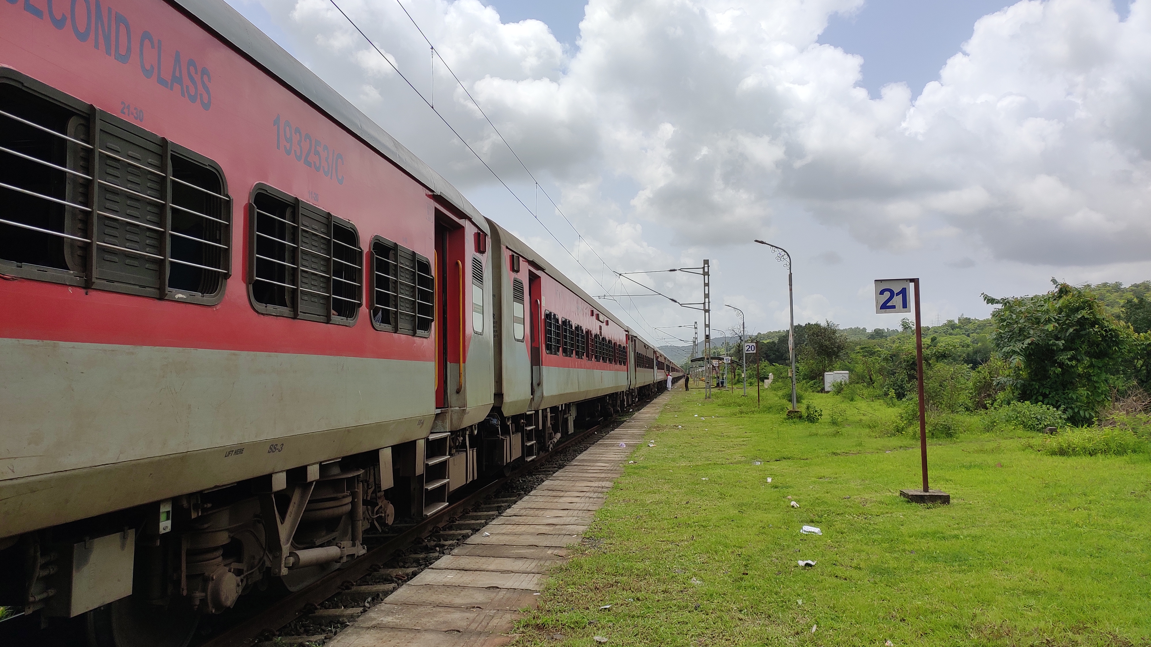 10104 Mandovi Express photo 12