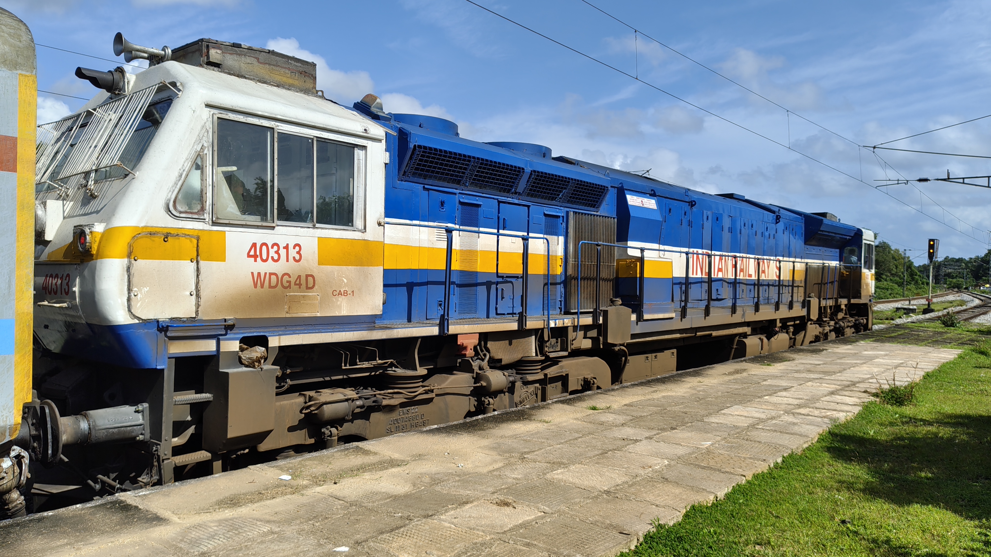 09570 Barauni - Rajkot Special Fare AC Festival Special photo 1