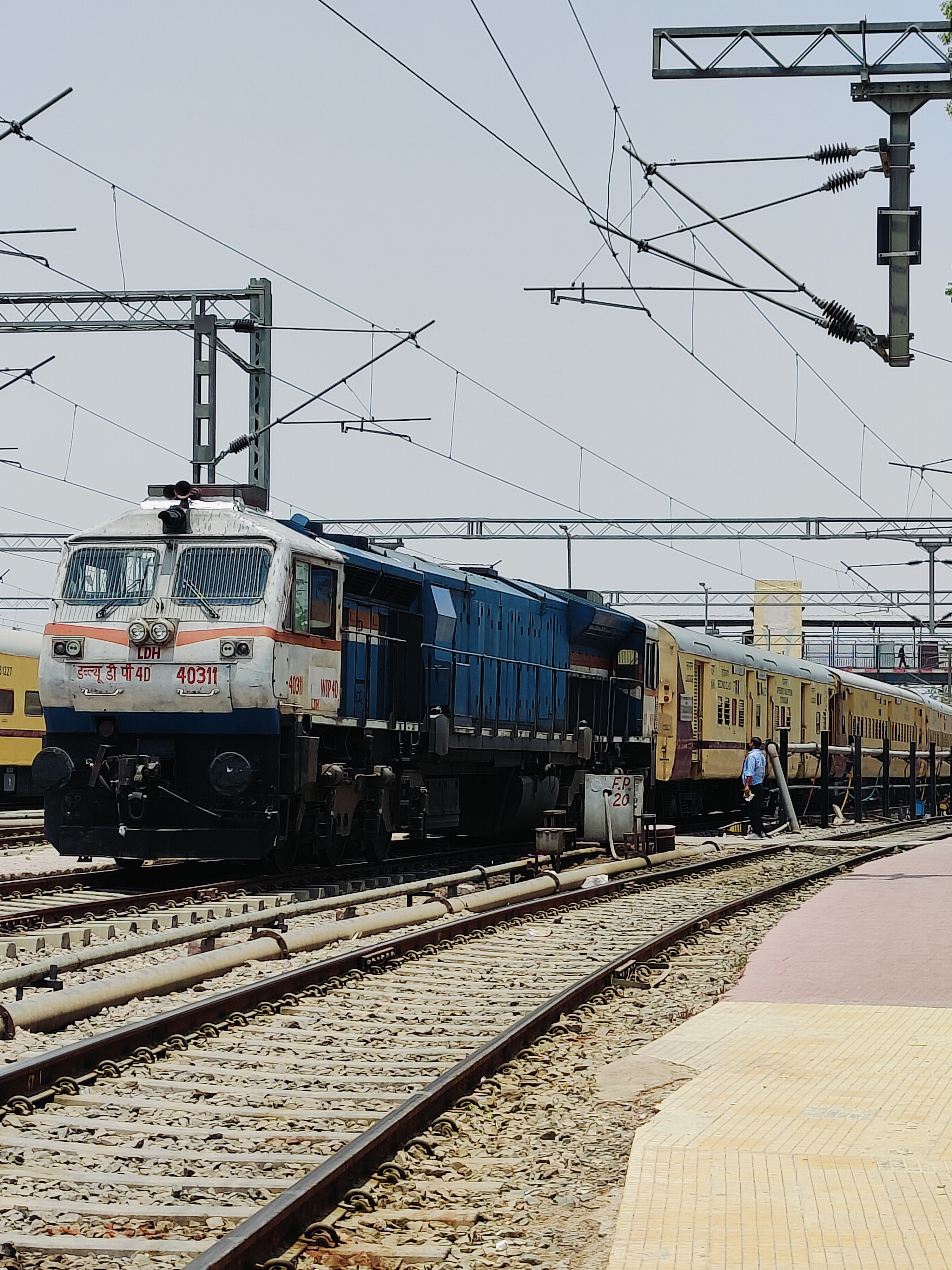19719 Jaipur - Suratgarh Express photo 10
