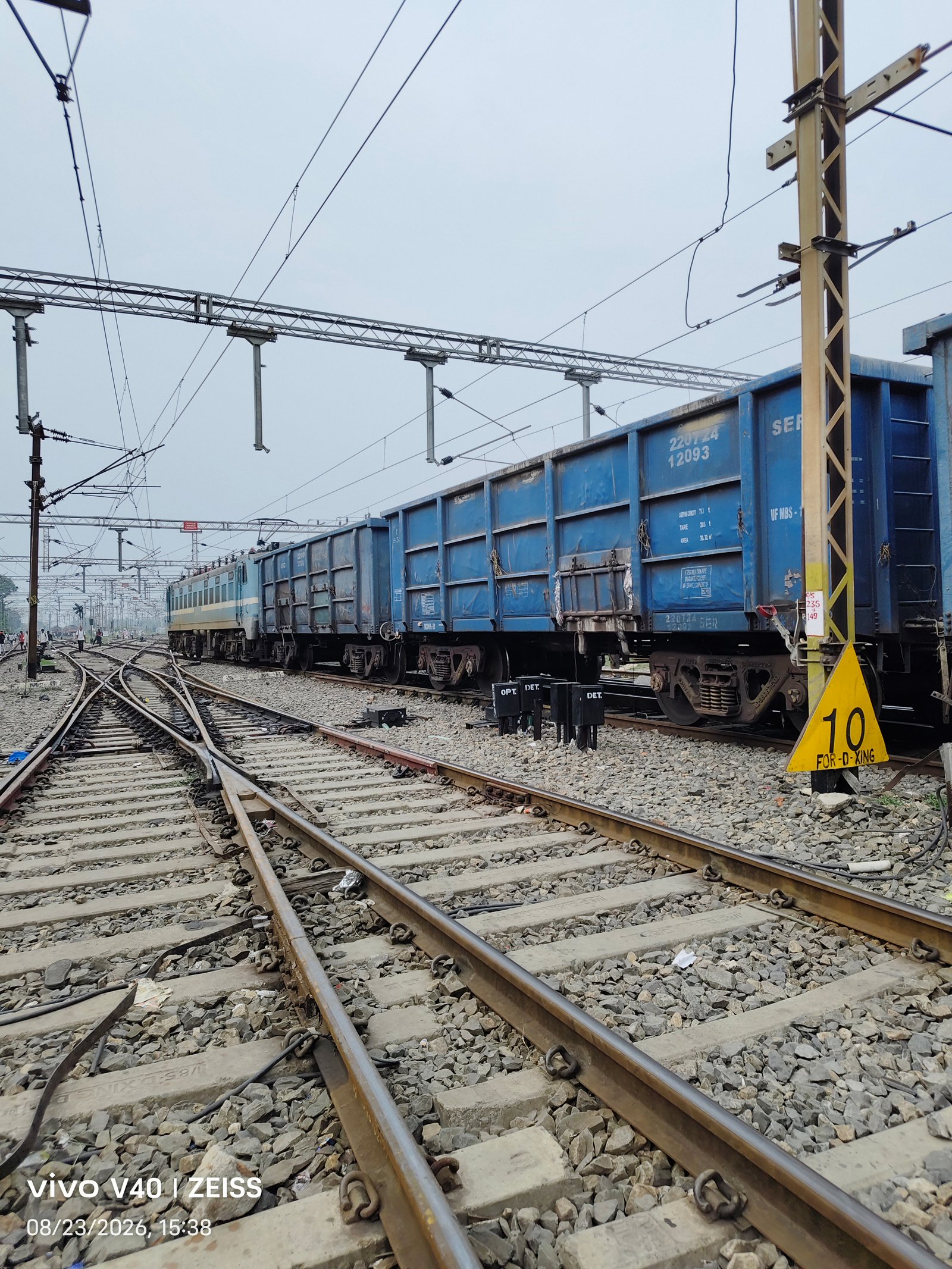 33619 Sealdah - Dattapukur Local photo 3