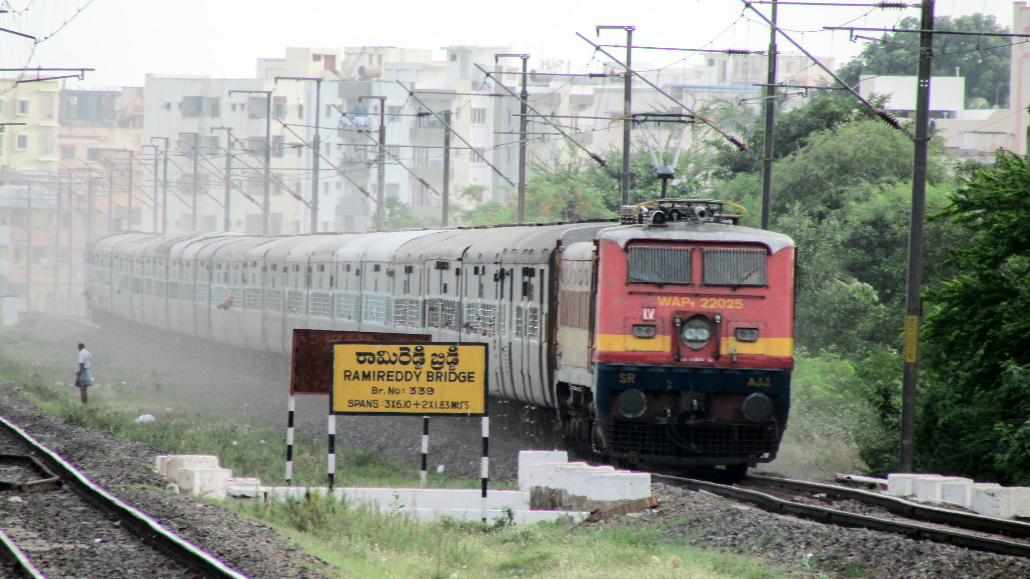 20928 Bhuj - Palanpur Intercity SF Express photo 4