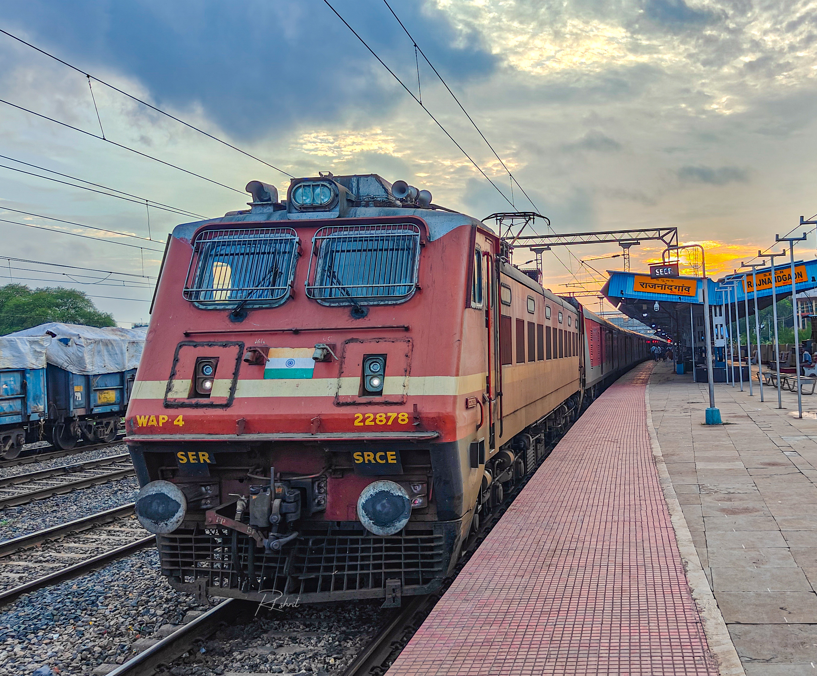 19205 Bhavnagar Terminus - Mahuva Express photo 5