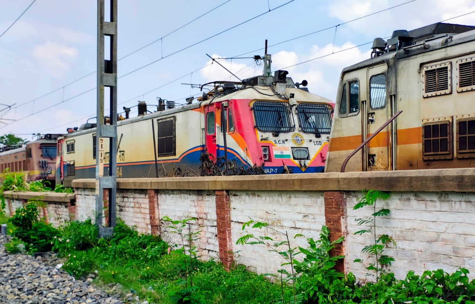 96201 CBL1 / Vidyavihar - Badlapur Slow Local photo 2