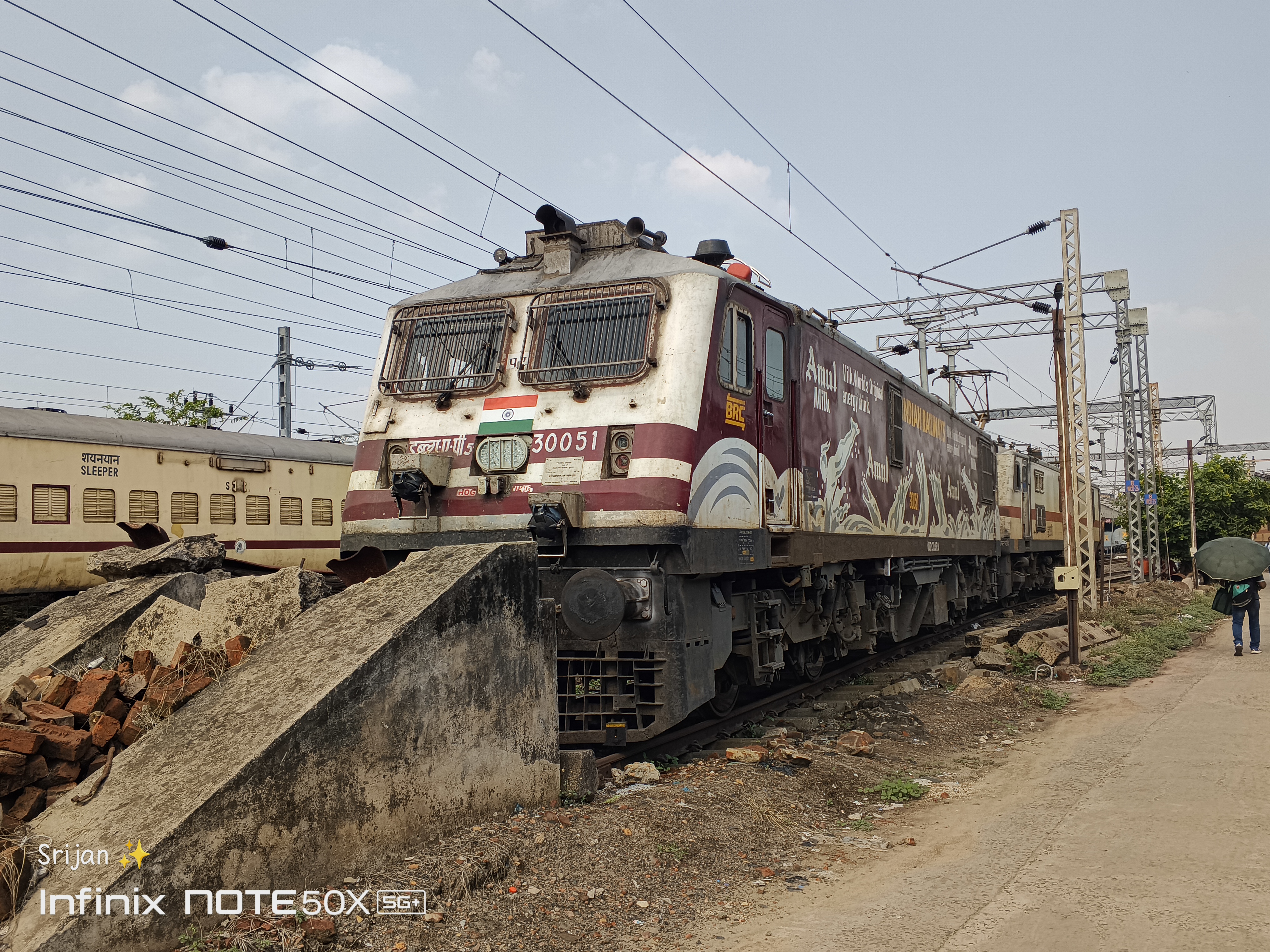 12527 Chhapra - Anand Vihar Terminal SF Express photo 5