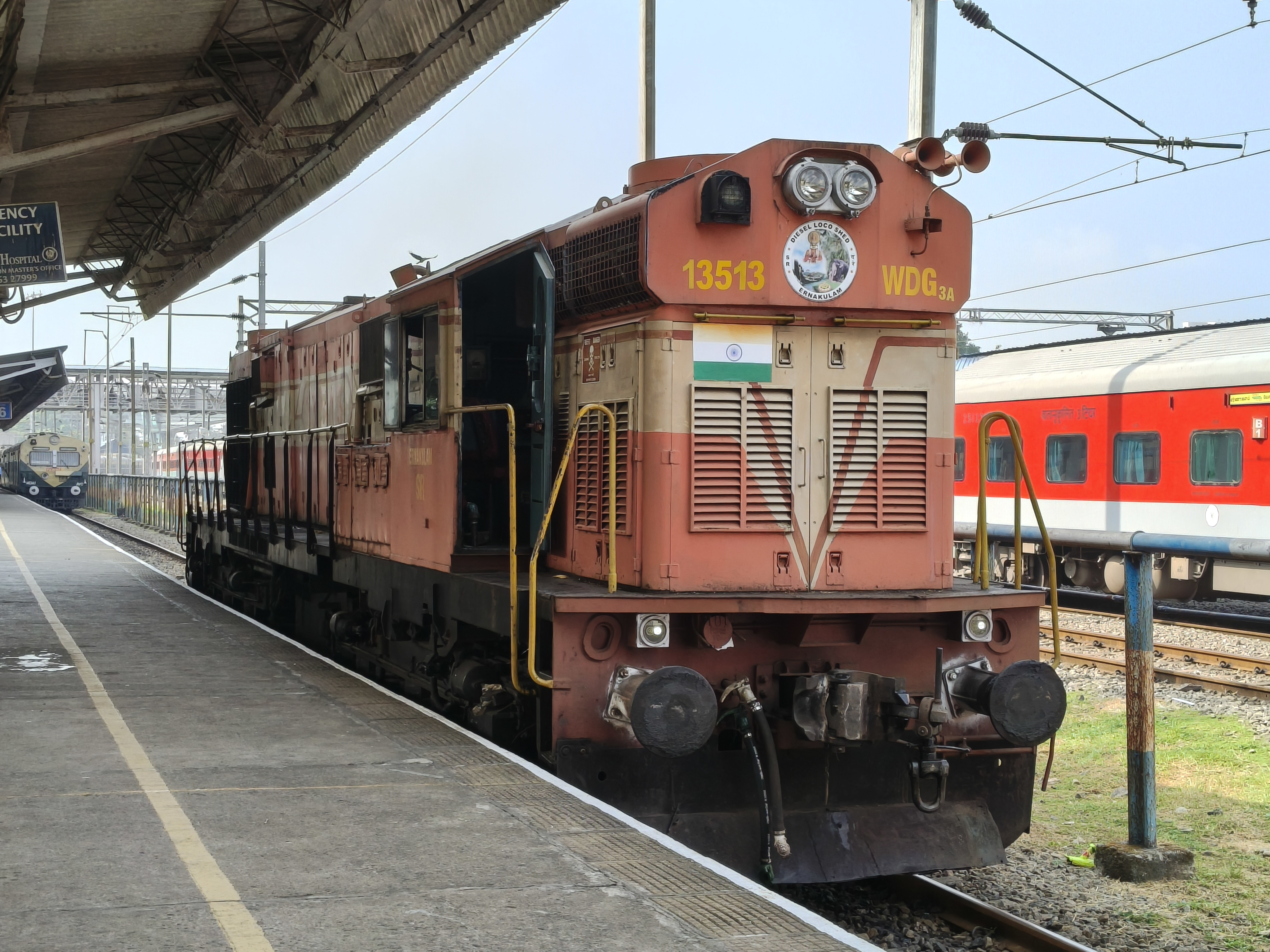 71404 Daund - Pune DEMU photo 3